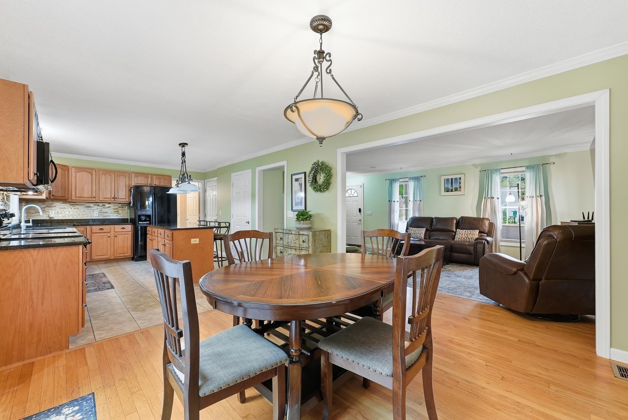 Single Family Residence at 10 John St, East Longmeadow MA 01028, East Longmeadow, photo 8 of 38