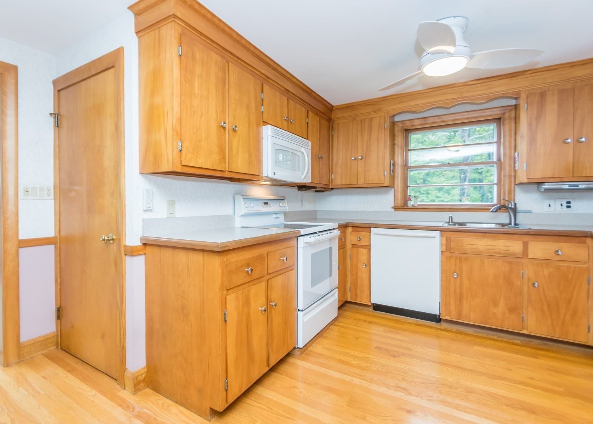 Single Family Residence at 1785 Trapelo Road, Waltham MA 02451, Waltham, photo 6 of 30