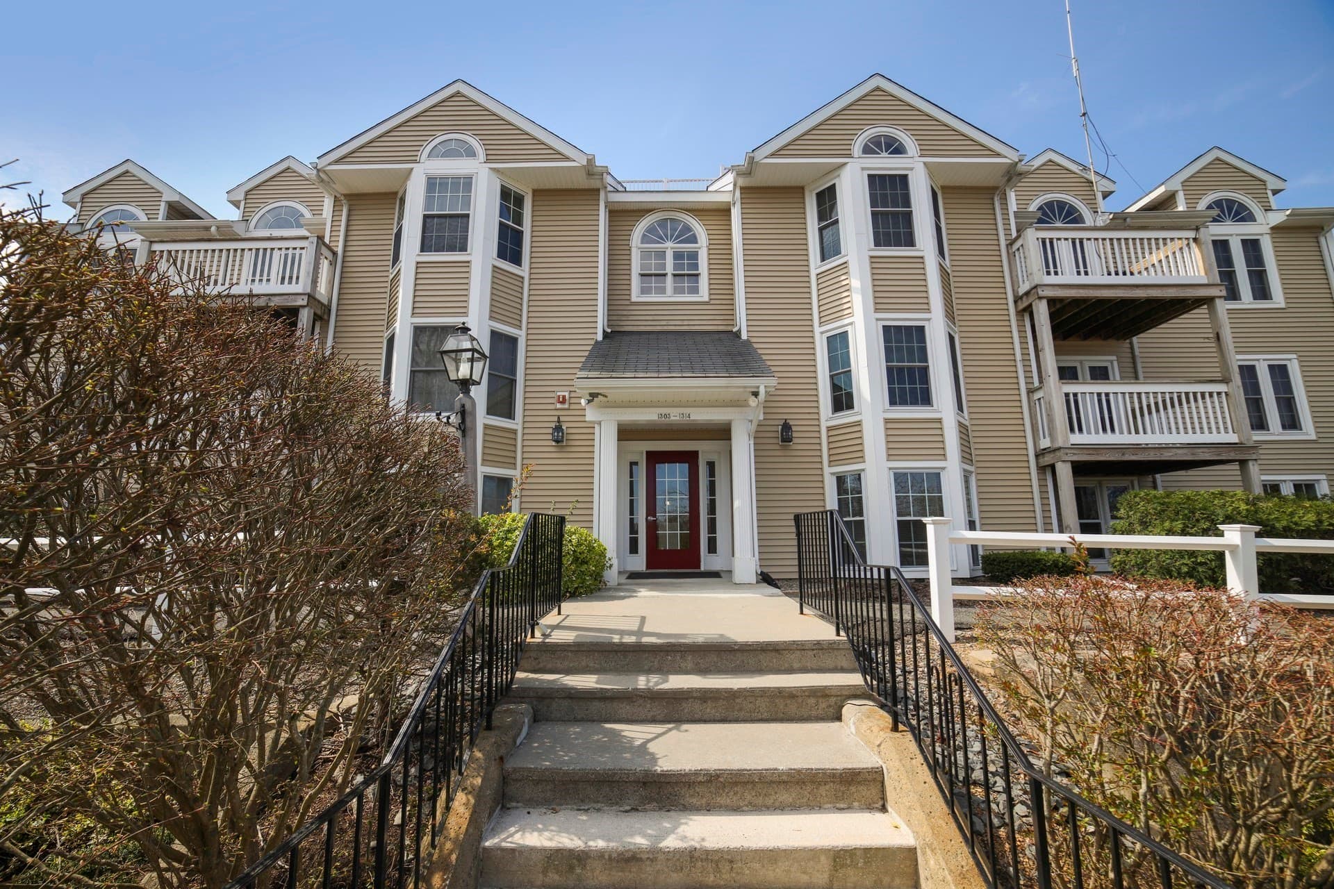 1303 Carriage Ln # 1303, Taunton MA 02780