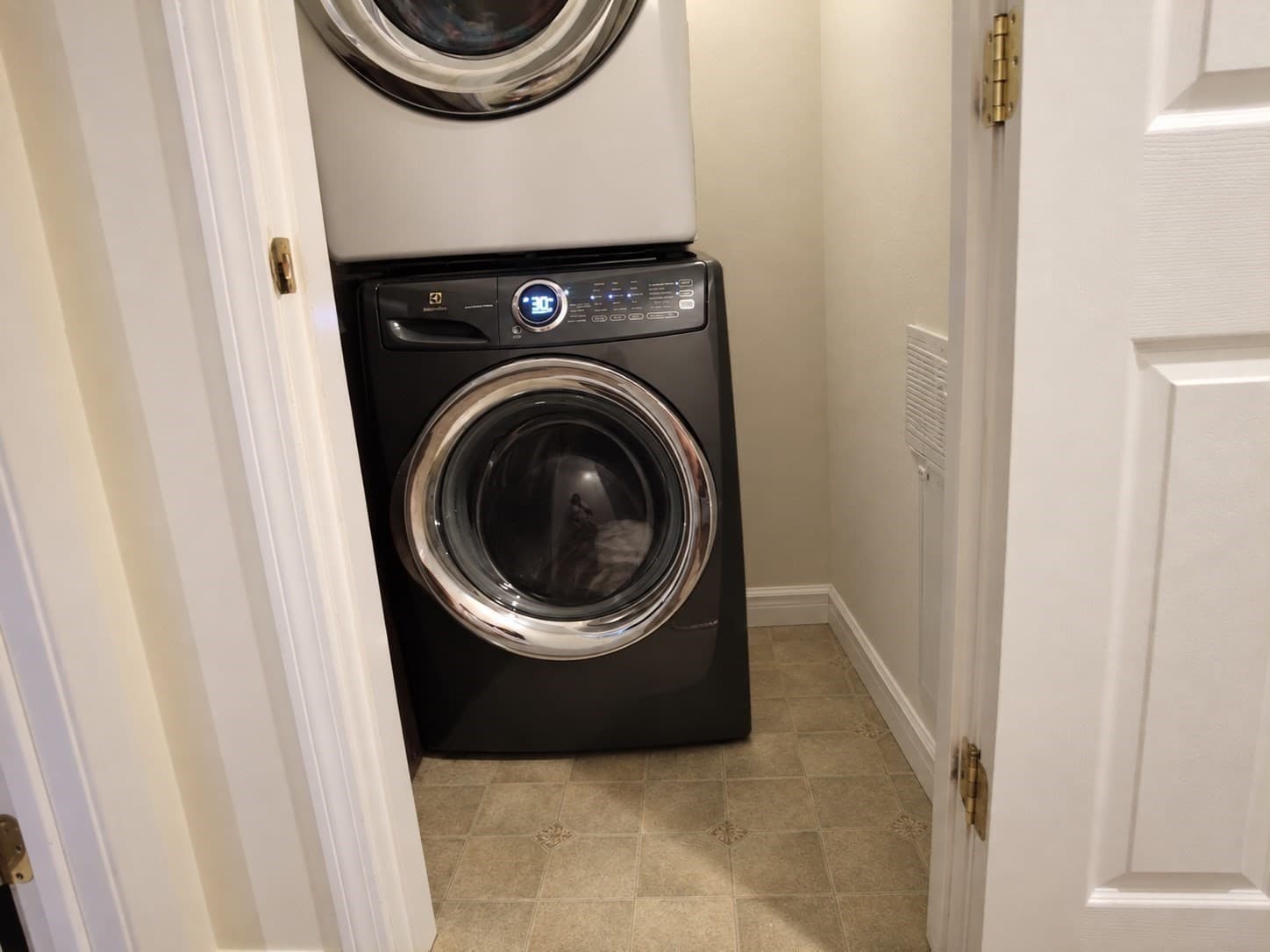 Condominium at 1303 Carriage Ln # 1303, Taunton MA 02780, Taunton, photo 10 of 13