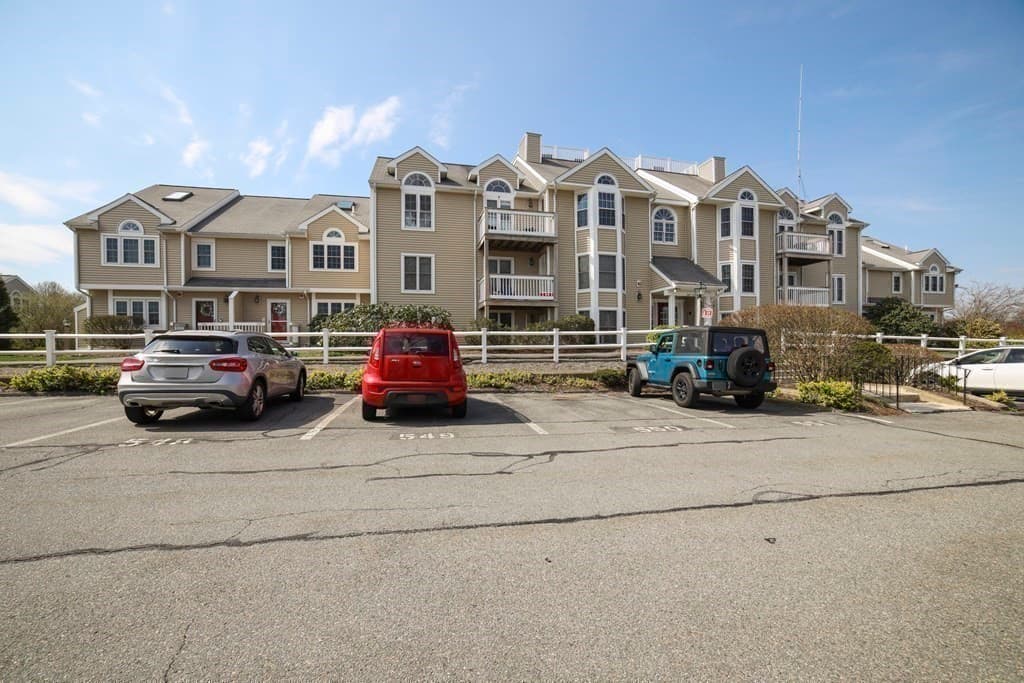 Condominium at 1303 Carriage Ln # 1303, Taunton MA 02780, Taunton, photo 11 of 13