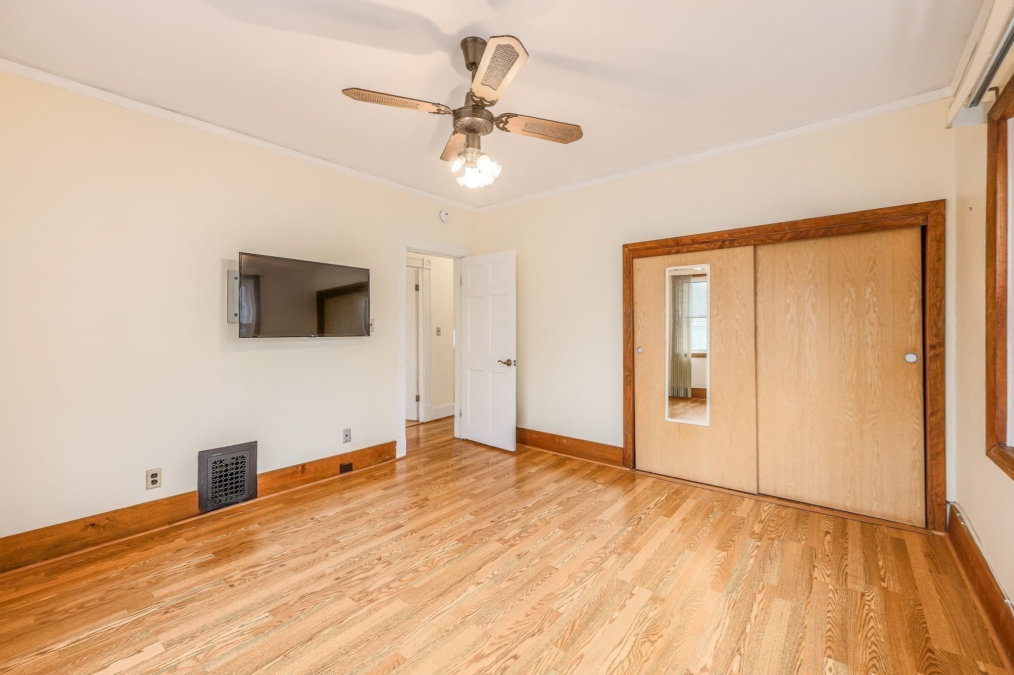 Single Family Residence at 16 North Ave, Winthrop MA 02152, Winthrop, photo 21 of 36