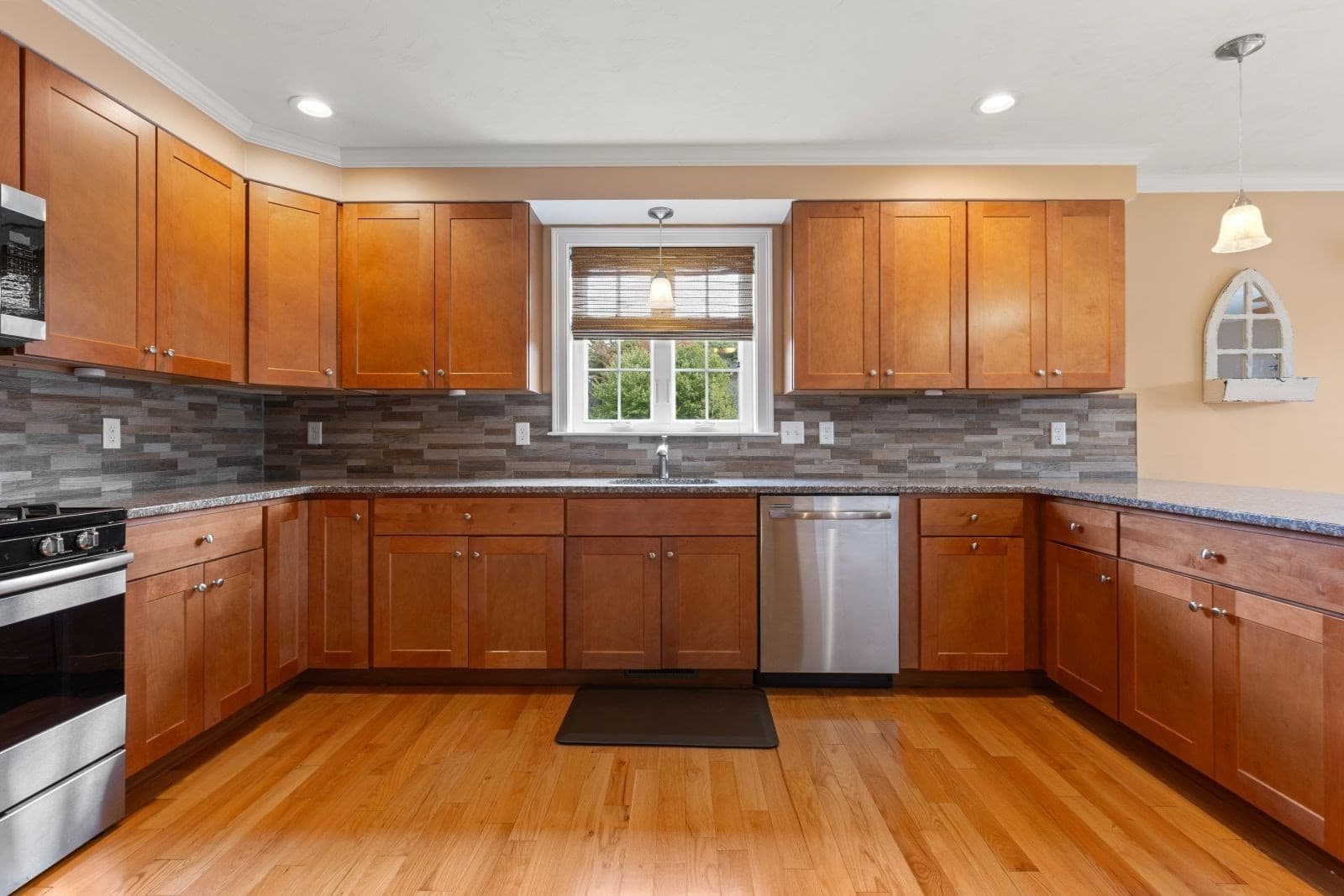Condominium at 101 Sawmill Ln # 101, Hanson MA 02341, Hanson, photo 6 of 22