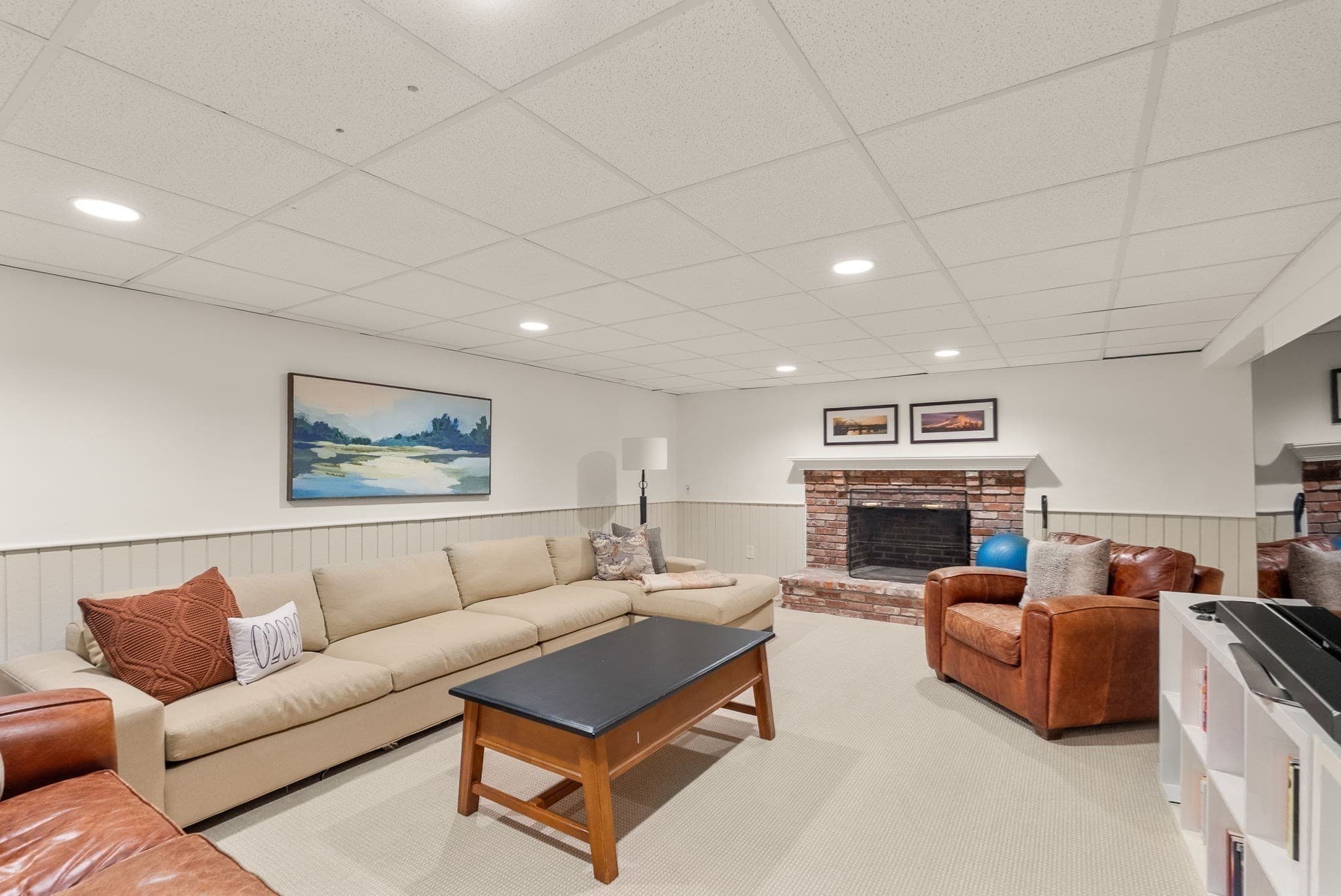 Single Family Residence at 146 Farm St, Dover MA 02030, photo 30 of 32