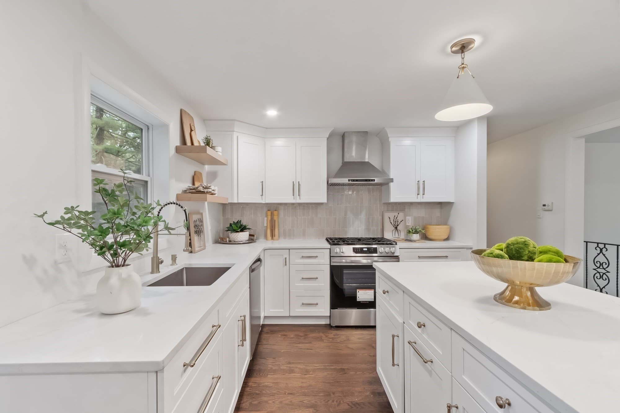 Single Family Residence at 16 Bowl Rd, Chelmsford MA 01824, Chelmsford, photo 5 of 24