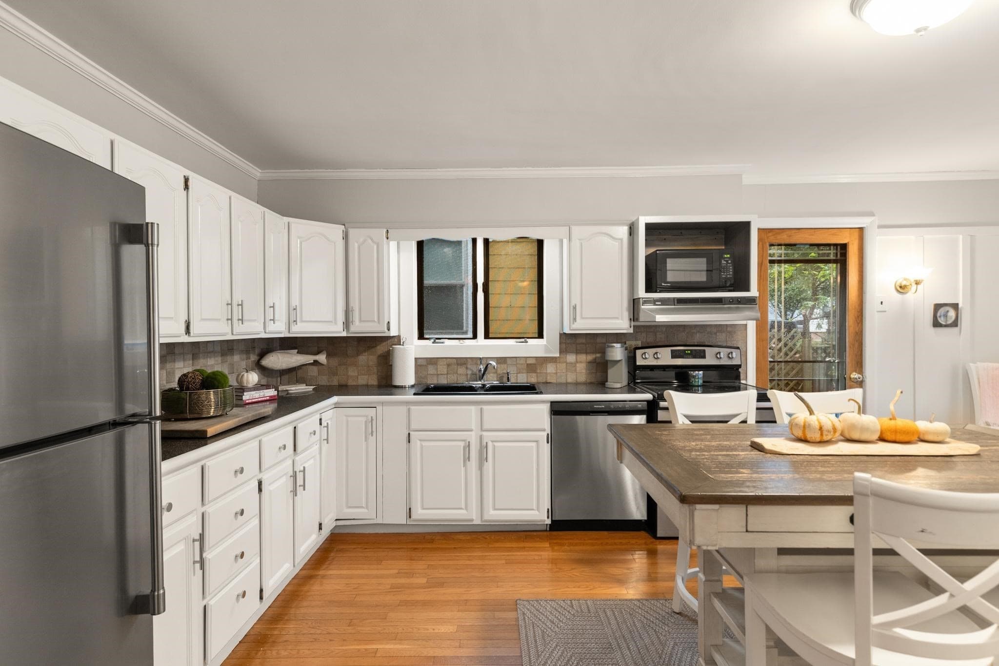 Single Family Residence at 15 Myrtle St, Beverly MA 01915, Beverly, photo 7 of 36