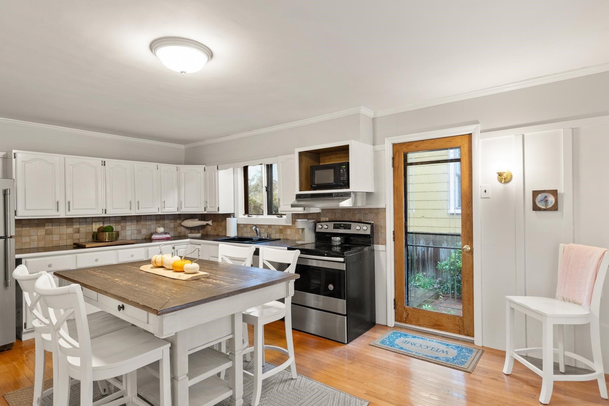Single Family Residence at 15 Myrtle St, Beverly MA 01915, Beverly, photo 3 of 36