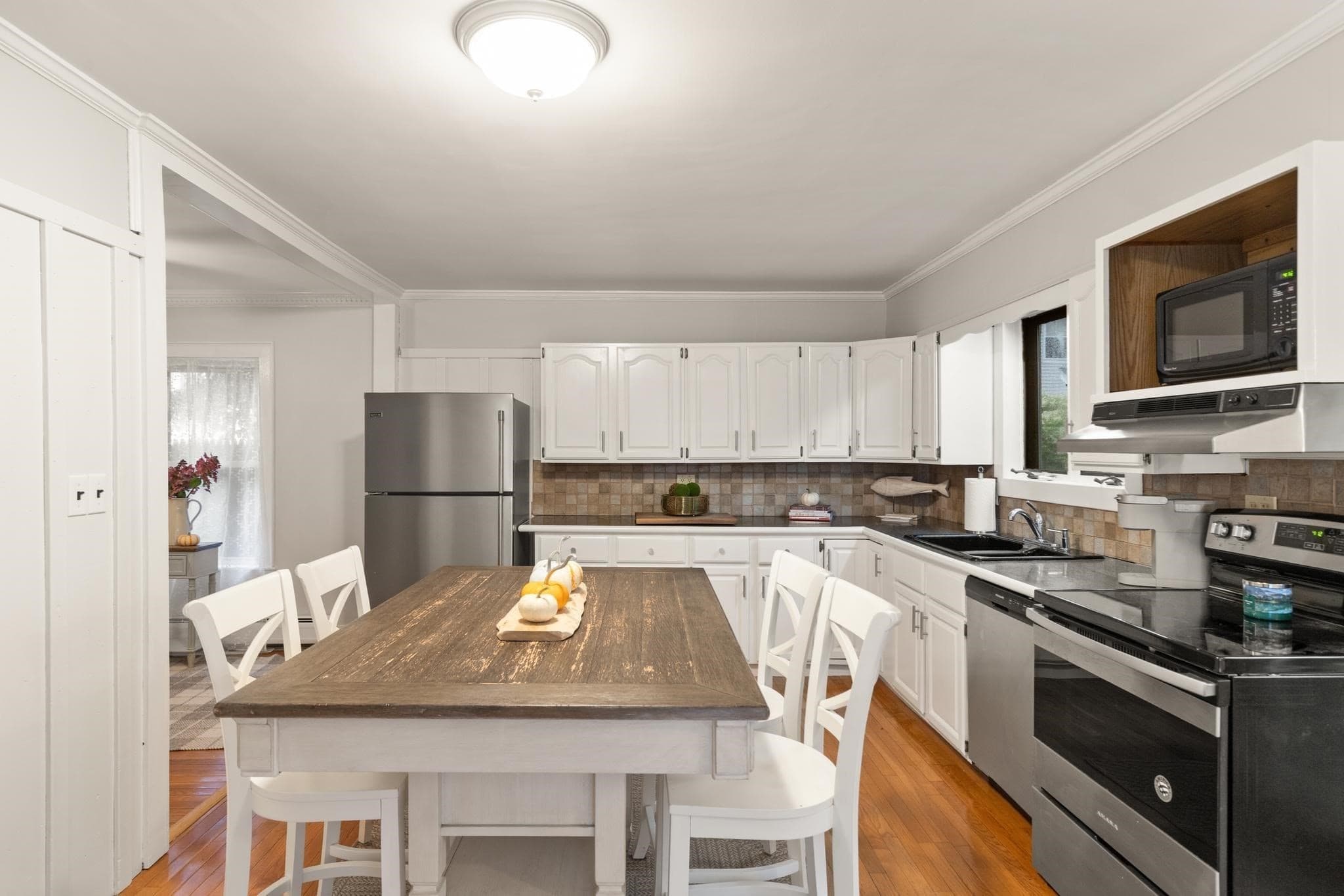 Single Family Residence at 15 Myrtle St, Beverly MA 01915, Beverly, photo 9 of 36