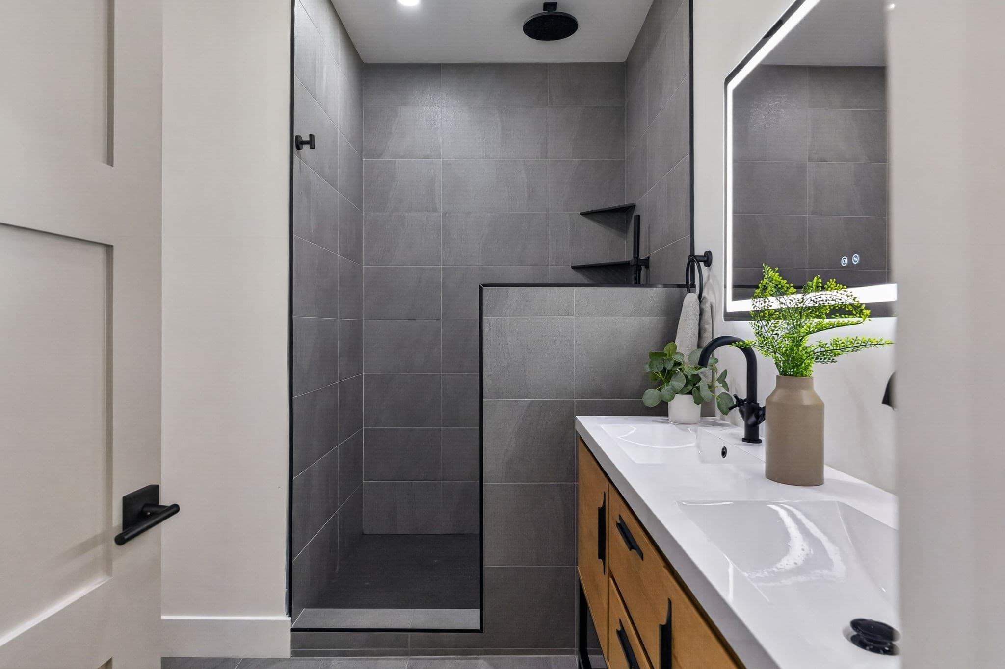 Condominium at 116 Heath Street # B, Somerville MA 02145, Somerville, photo 12 of 17