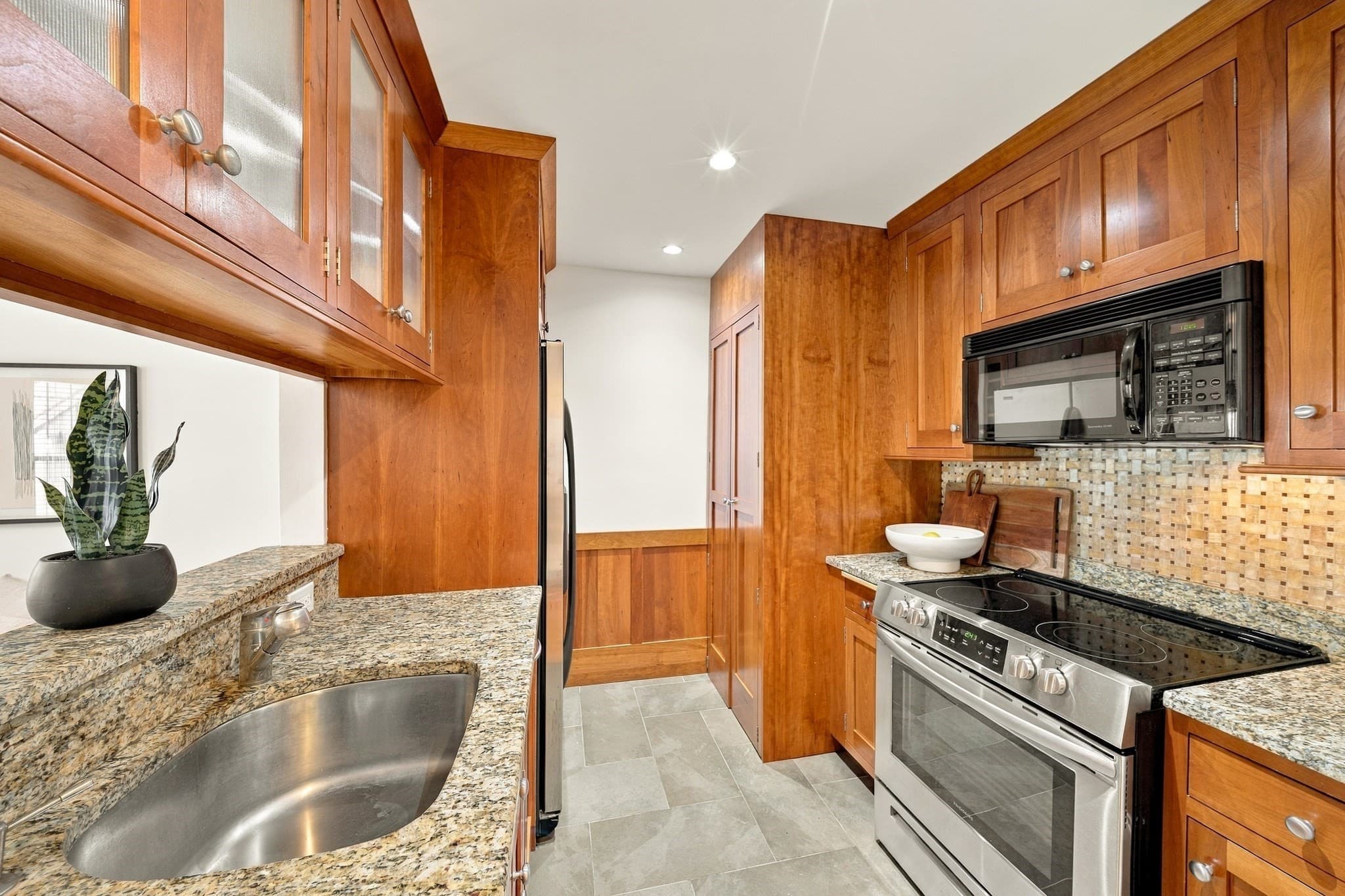 Condominium at 505 Columbus Ave # 2, Boston MA 02118, Boston, photo 9 of 21