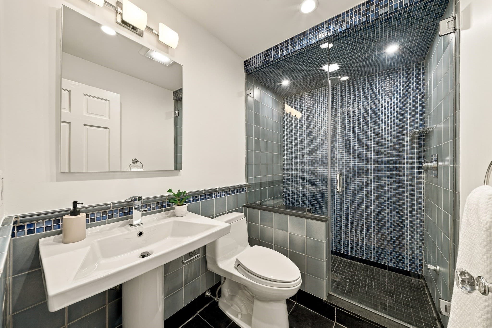 Condominium at 505 Columbus Ave # 2, Boston MA 02118, Boston, photo 10 of 21