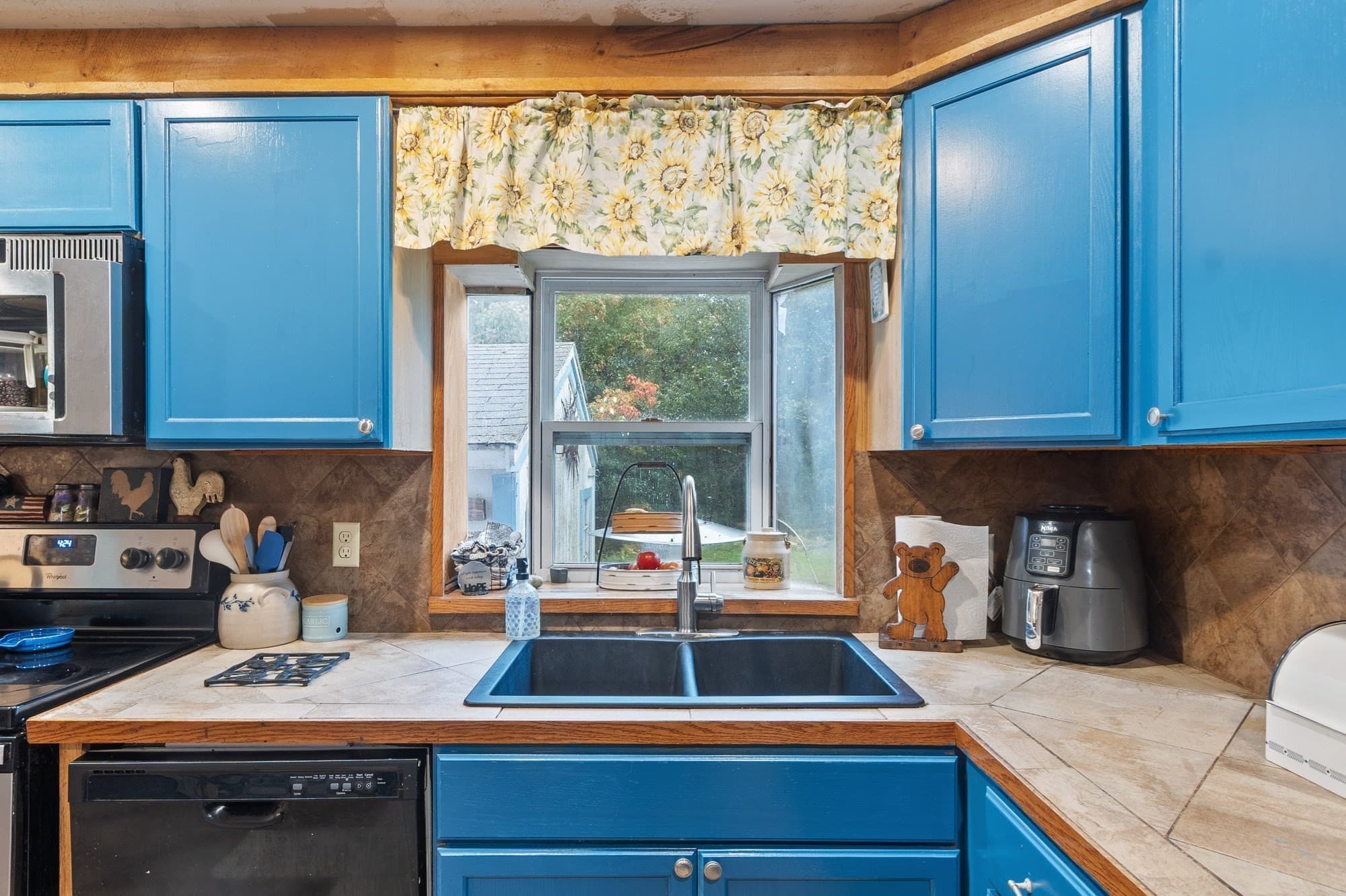 Single Family Residence at 393 South Rd, Templeton MA 01468, Templeton, photo 9 of 38