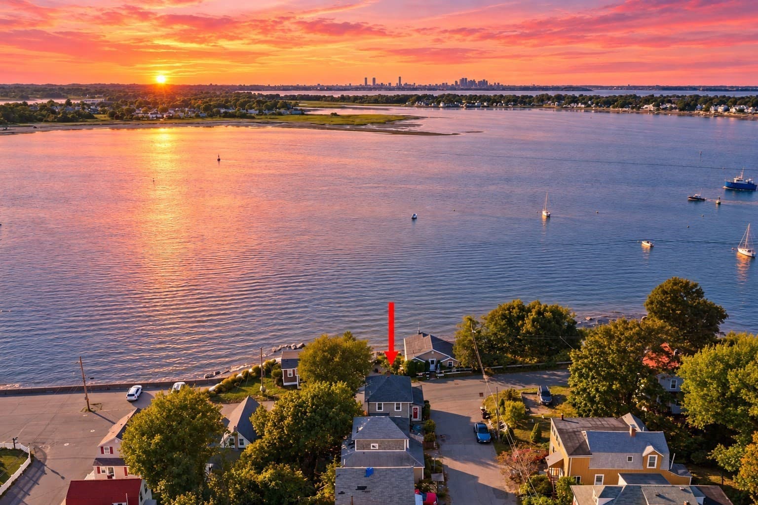 3 Pecksuot Rd, Weymouth MA 02191