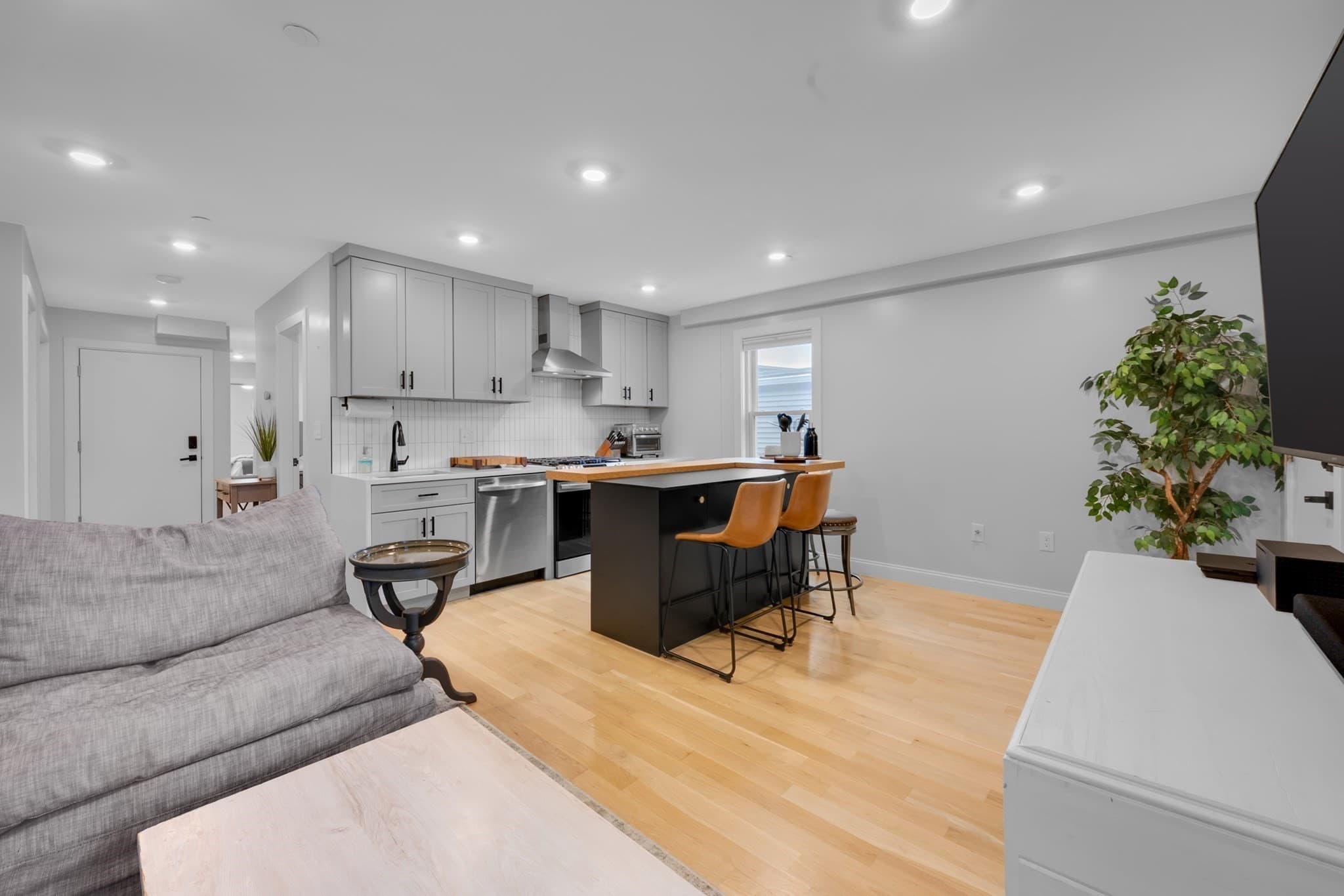 Condominium at 74 Everett St # 3, Boston MA 02128, Boston, photo 6 of 29
