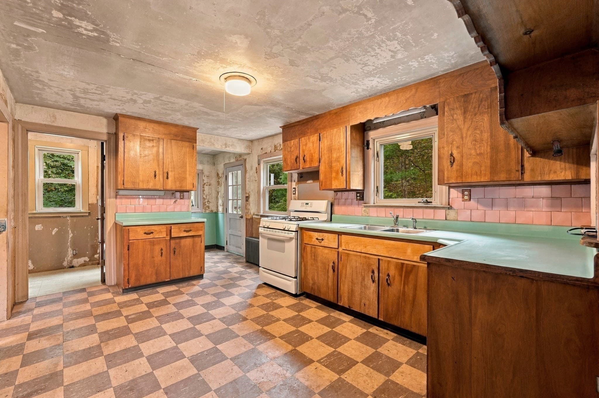 Single Family Residence at 571 State St, Hanson MA 02341, Hanson, photo 9 of 34