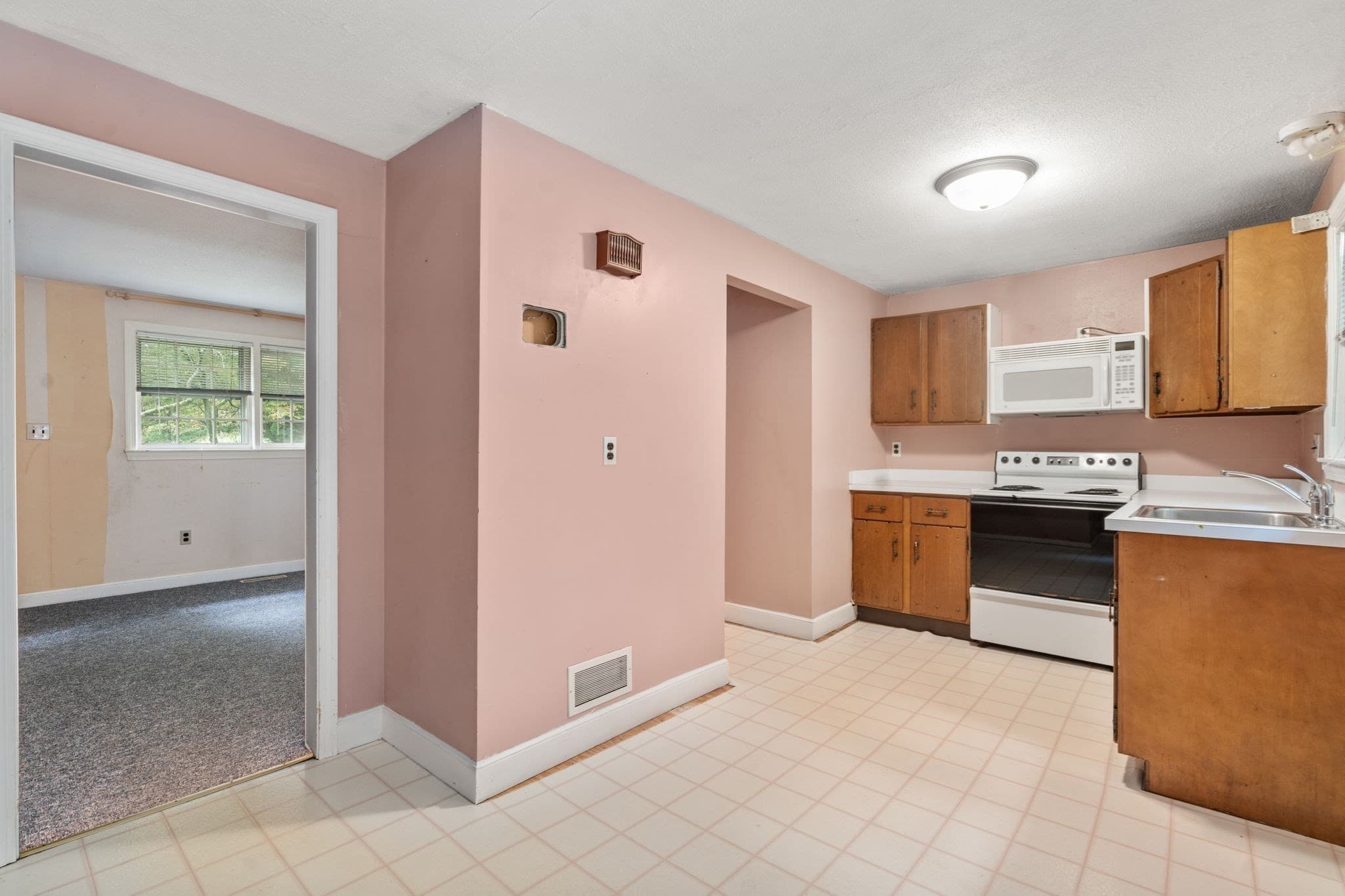 Single Family Residence at 11 Summit Road, Southborough MA 01772, Southborough, photo 29 of 41