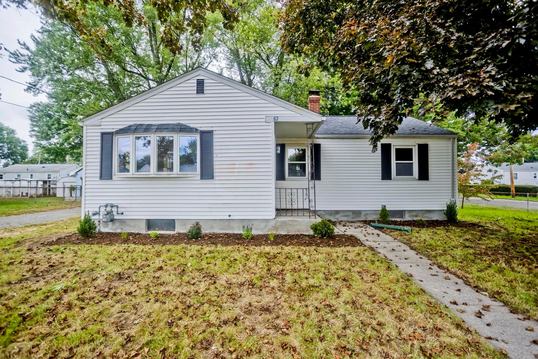 82 Gill St, Chicopee MA 01013