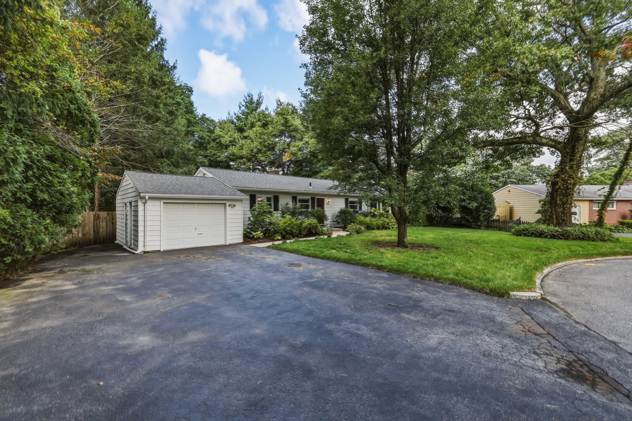 Single Family Residence at 34 Skyridge Ln, Springfield MA 01128, Springfield, photo 3 of 34