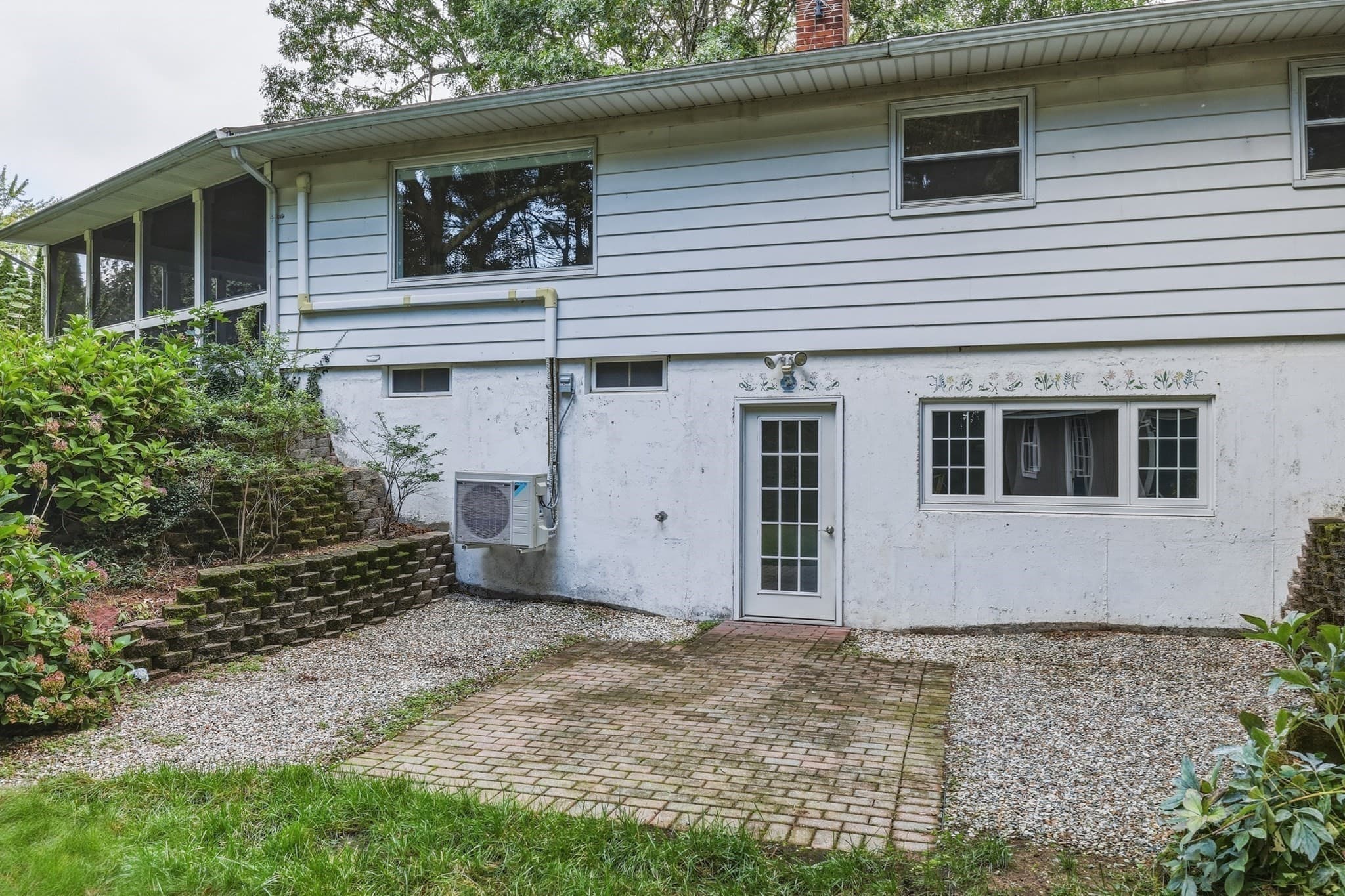Single Family Residence at 34 Skyridge Ln, Springfield MA 01128, Springfield, photo 9 of 34