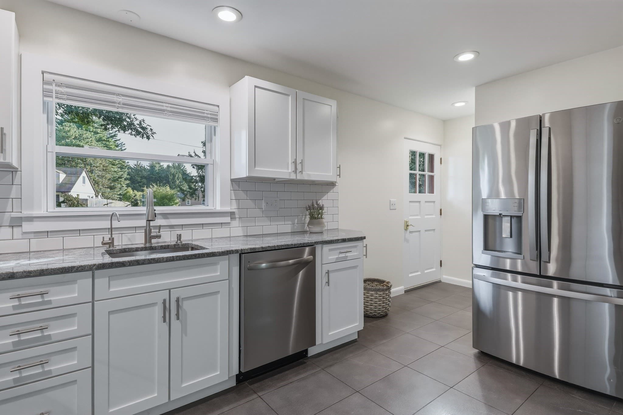Single Family Residence at 34 Skyridge Ln, Springfield MA 01128, Springfield, photo 18 of 34