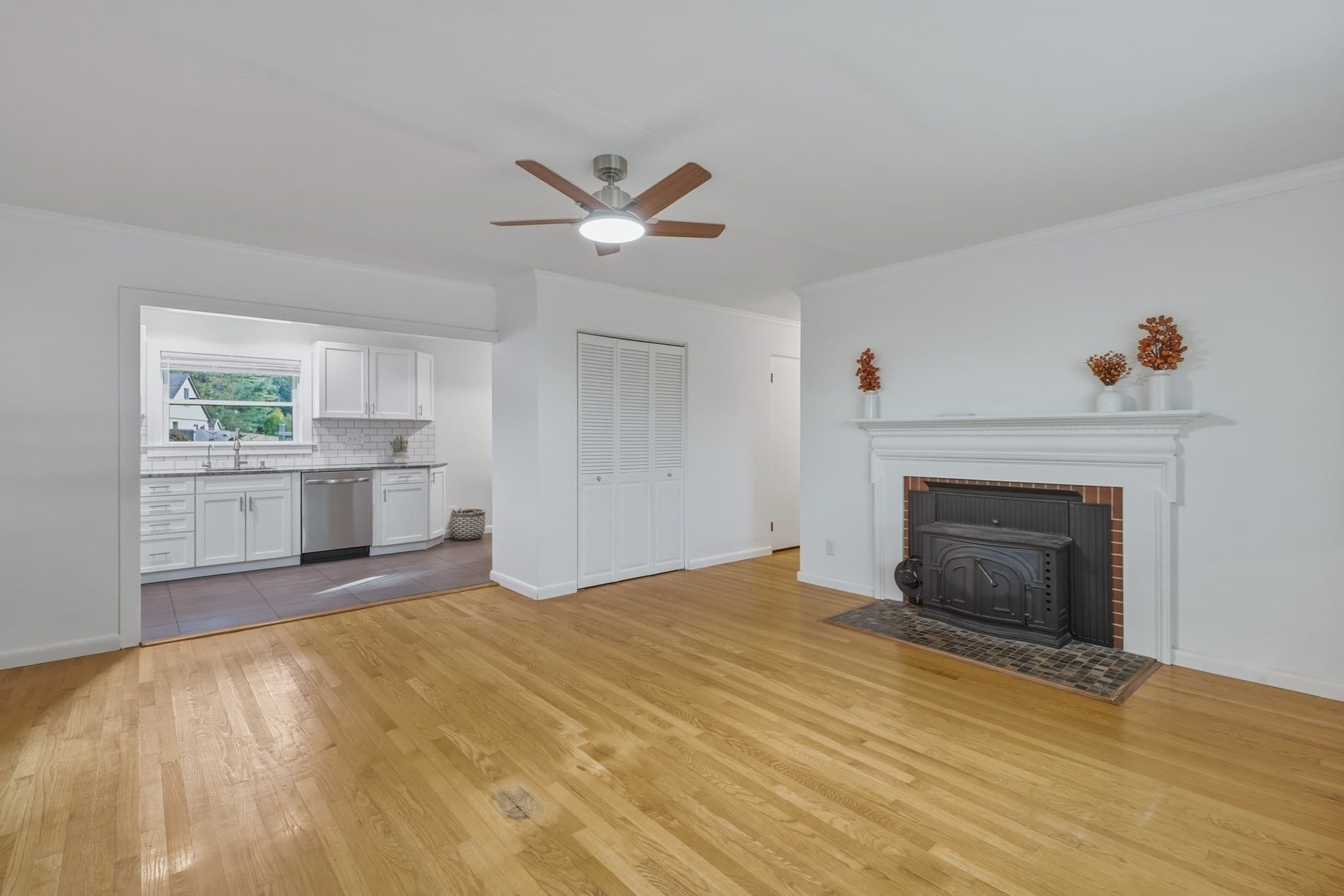 Single Family Residence at 34 Skyridge Ln, Springfield MA 01128, Springfield, photo 15 of 34