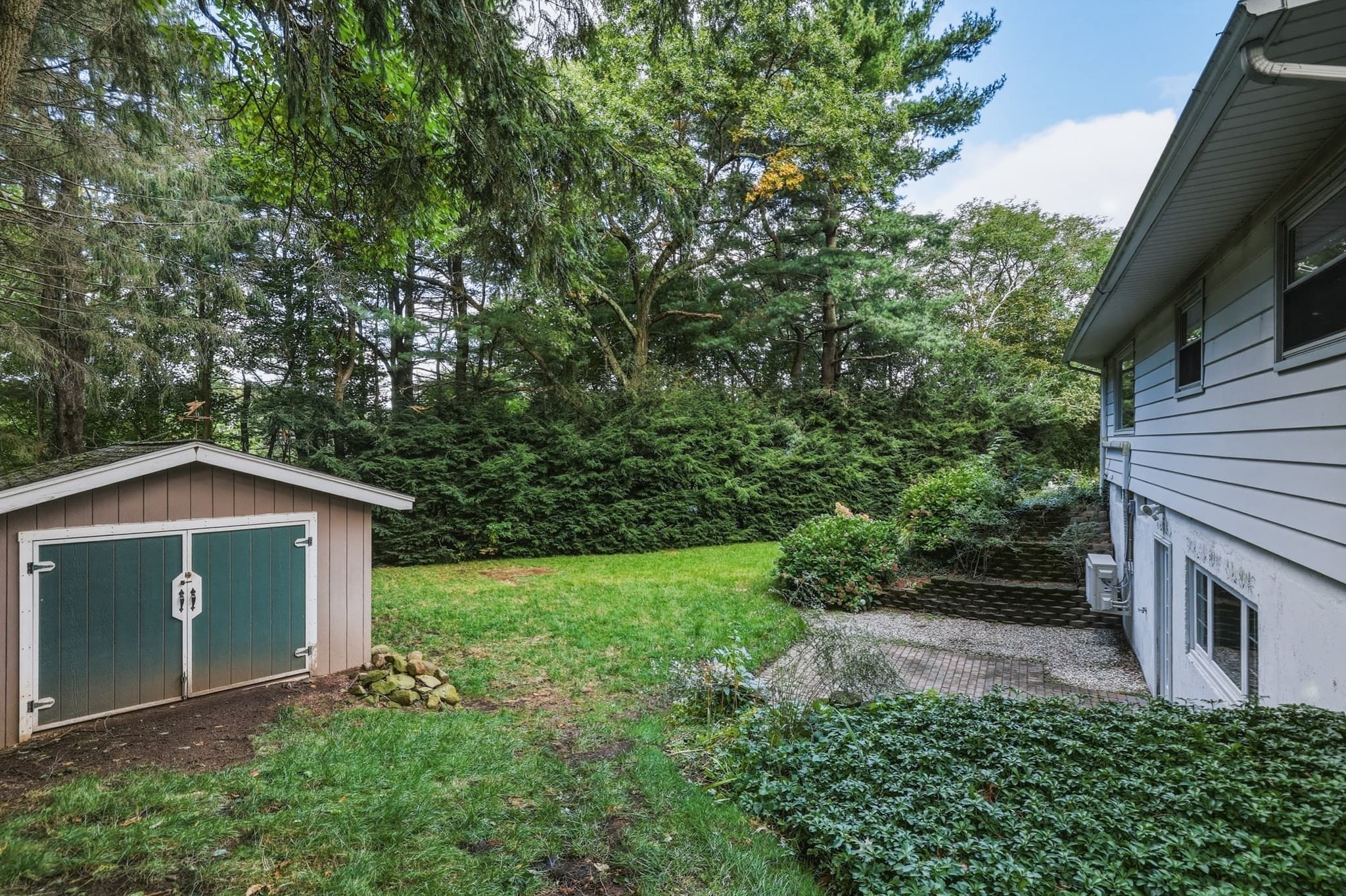 Single Family Residence at 34 Skyridge Ln, Springfield MA 01128, Springfield, photo 8 of 34