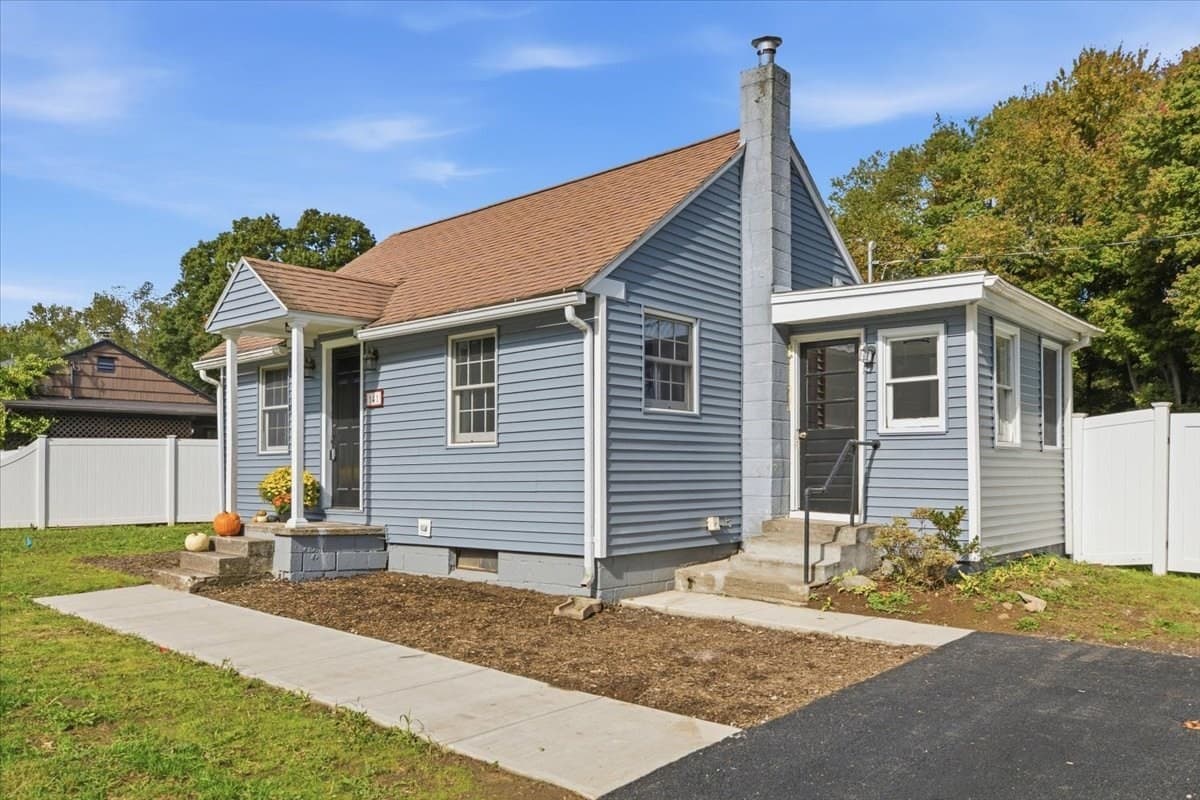 141 New Ludlow Rd, Granby MA 01033