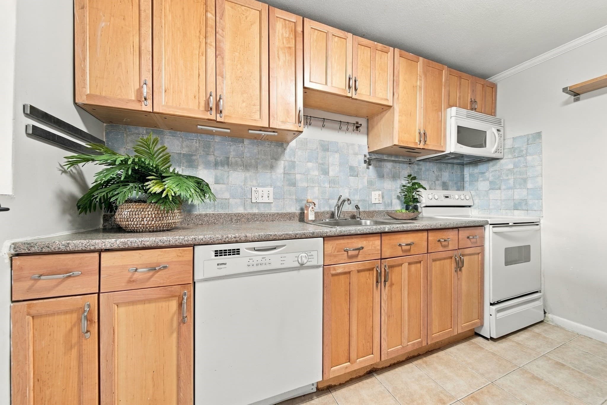 Condominium at 900 Governors Dr # 37, Winthrop MA 02152, Winthrop, photo 6 of 27