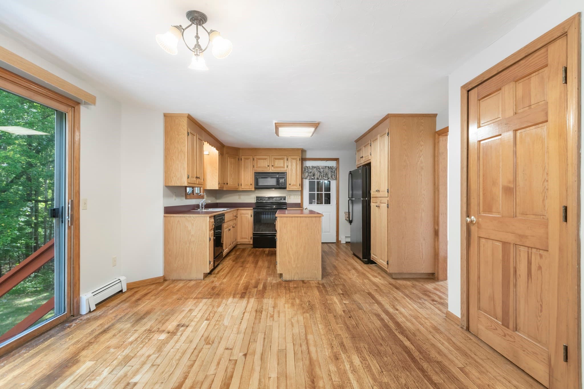 Single Family Residence at 25 Caswell Ct, Douglas MA 01516, Douglas, photo 13 of 32