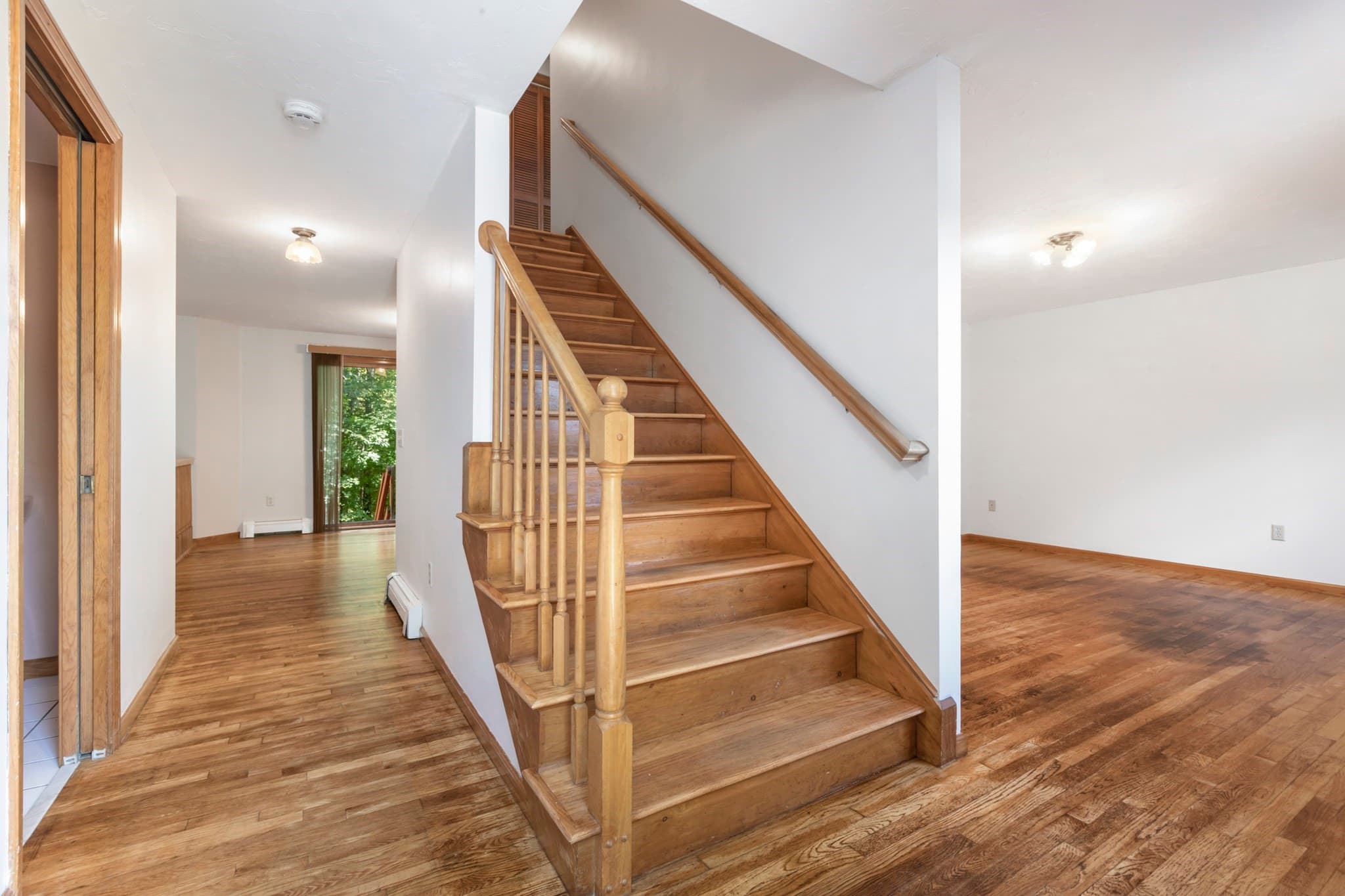 Single Family Residence at 25 Caswell Ct, Douglas MA 01516, Douglas, photo 5 of 32