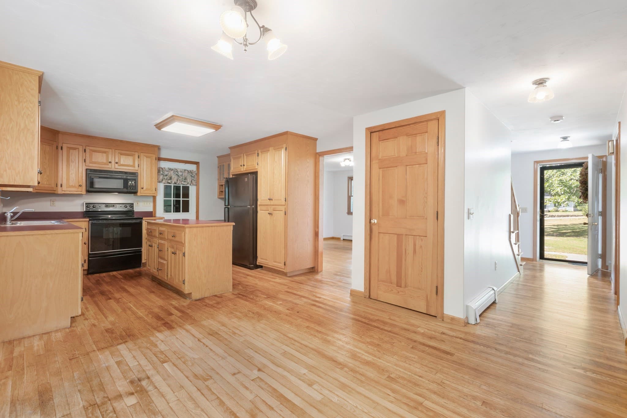 Single Family Residence at 25 Caswell Ct, Douglas MA 01516, Douglas, photo 14 of 32