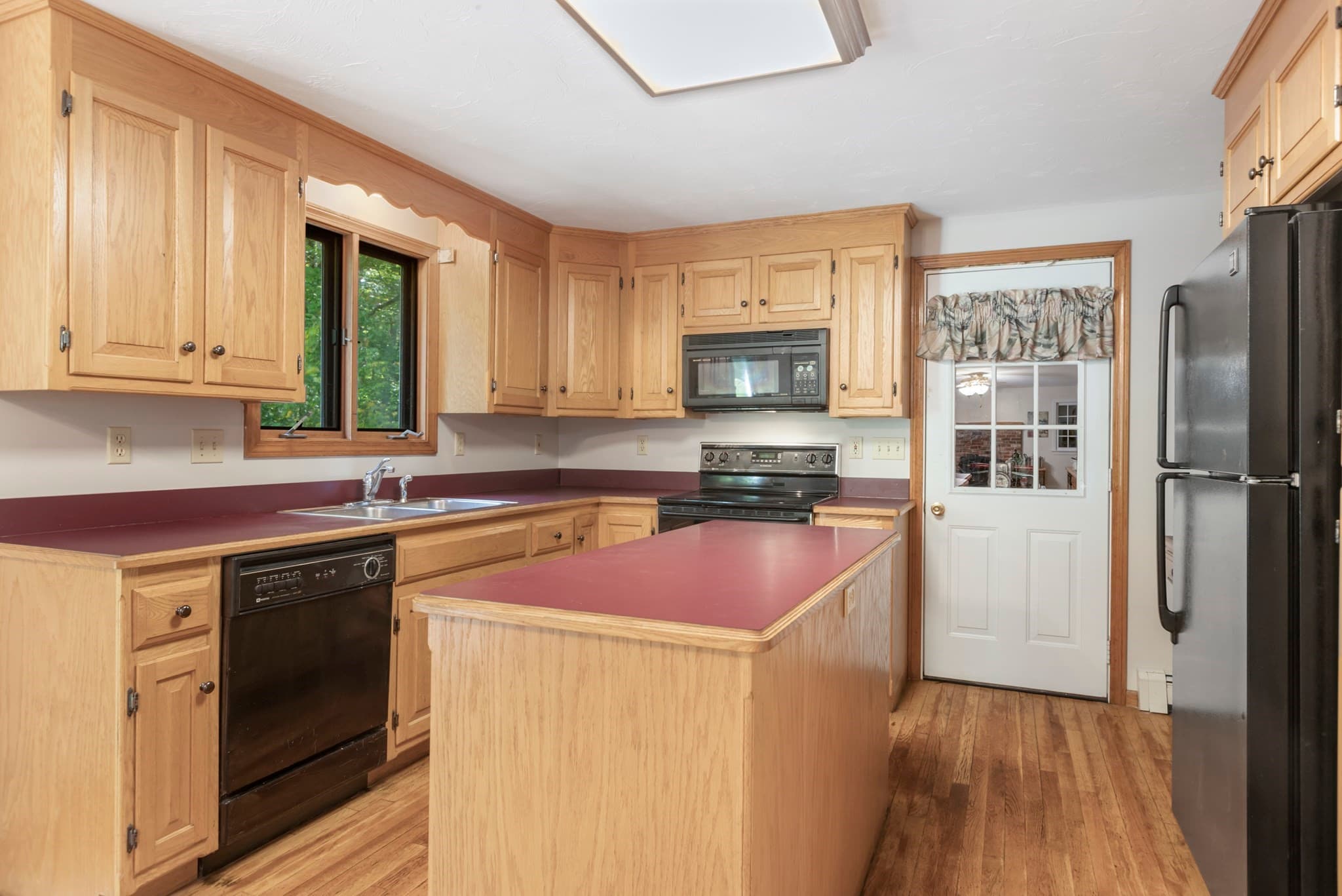 Single Family Residence at 25 Caswell Ct, Douglas MA 01516, Douglas, photo 11 of 32