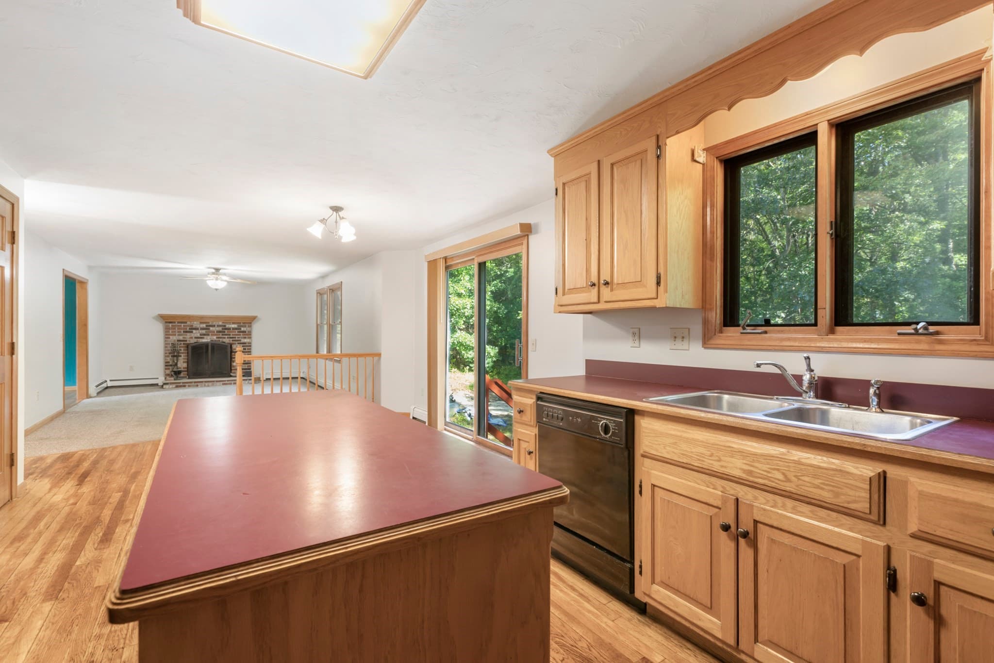 Single Family Residence at 25 Caswell Ct, Douglas MA 01516, Douglas, photo 8 of 32