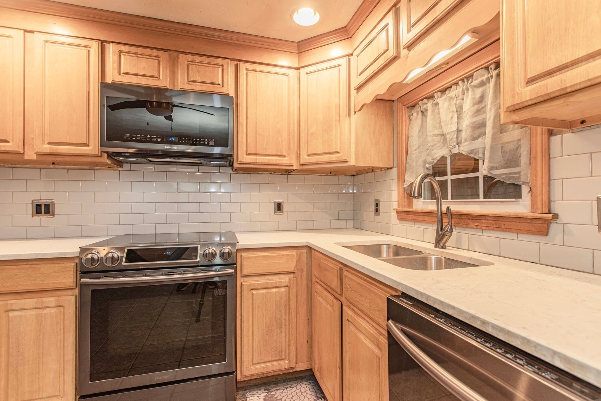Single Family Residence at 191 Cynthia Dr, Raynham MA 02767, Raynham, photo 6 of 42
