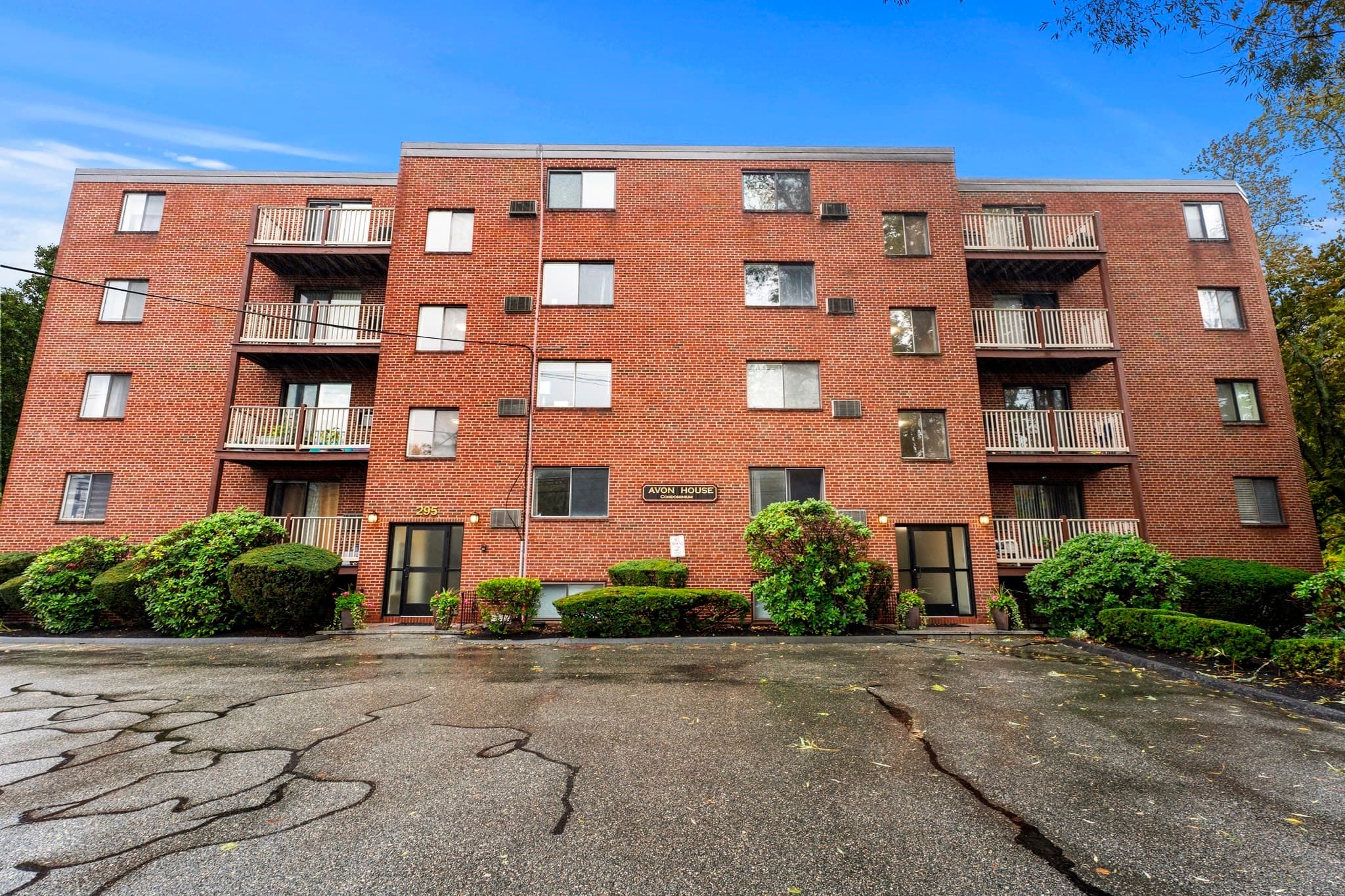 Condominium at 295 Main St # 15, Reading MA 01867, Reading, photo 17 of 19