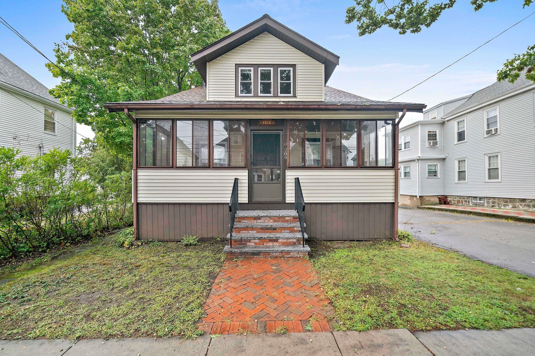 Single Family Residence at 209 Highland Ave, Quincy MA 02170, Quincy, photo 2 of 41