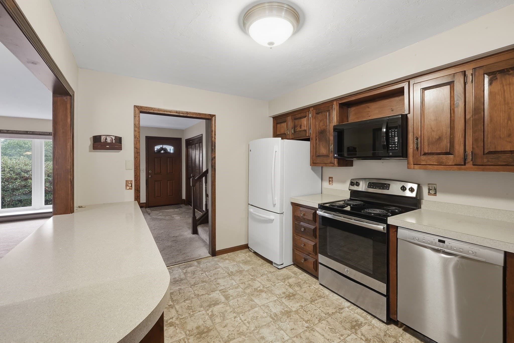 Single Family Residence at 44 Dennison Hill Rd, Southbridge MA 01550, Southbridge, photo 3 of 32