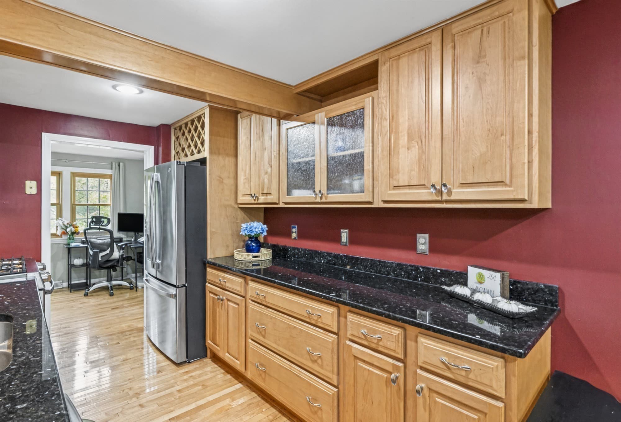 Condominium at 30 Apache Way # 30, Tewksbury MA 01876, Tewksbury, photo 2 of 26
