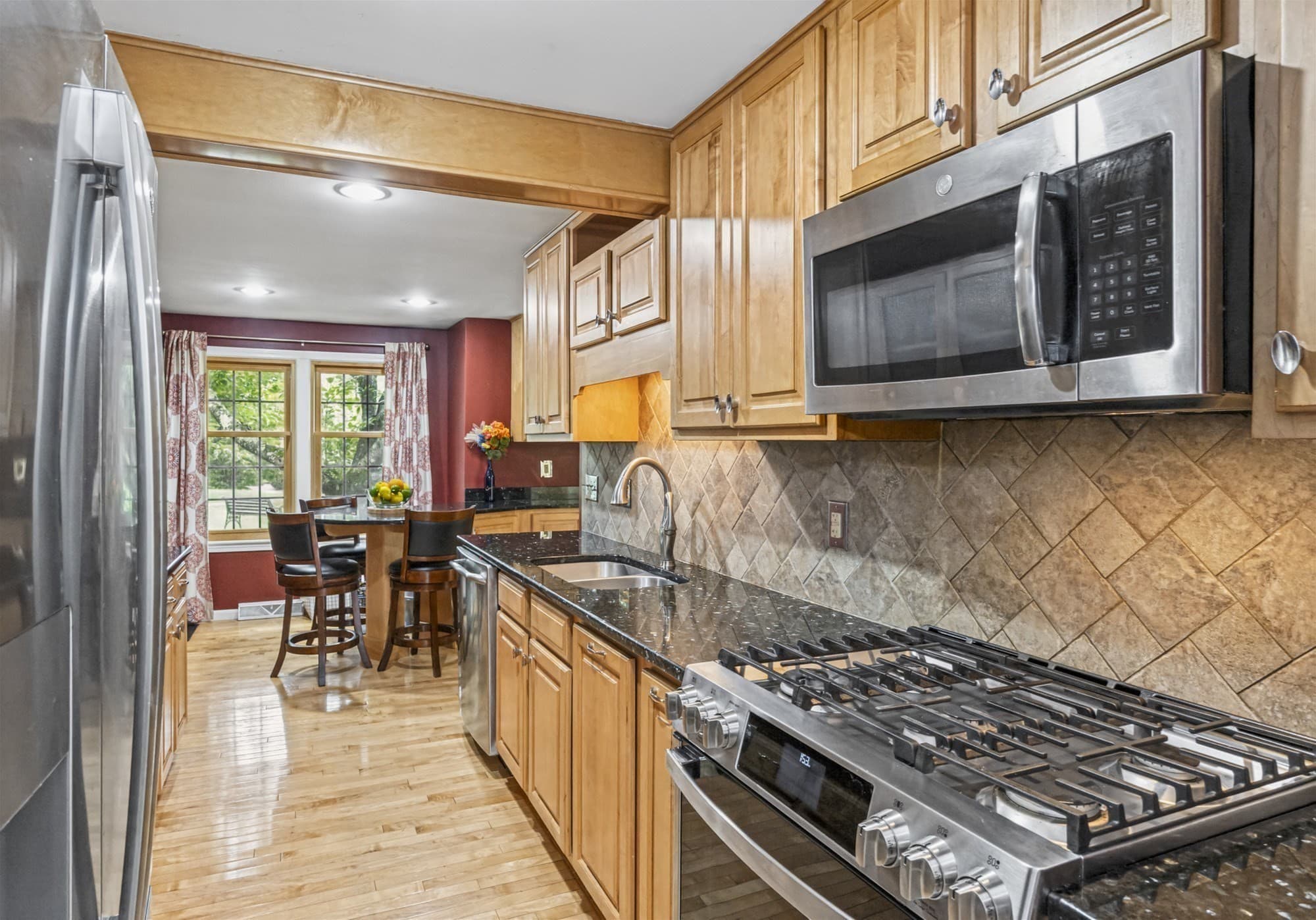 Condominium at 30 Apache Way # 30, Tewksbury MA 01876, Tewksbury, photo 3 of 26
