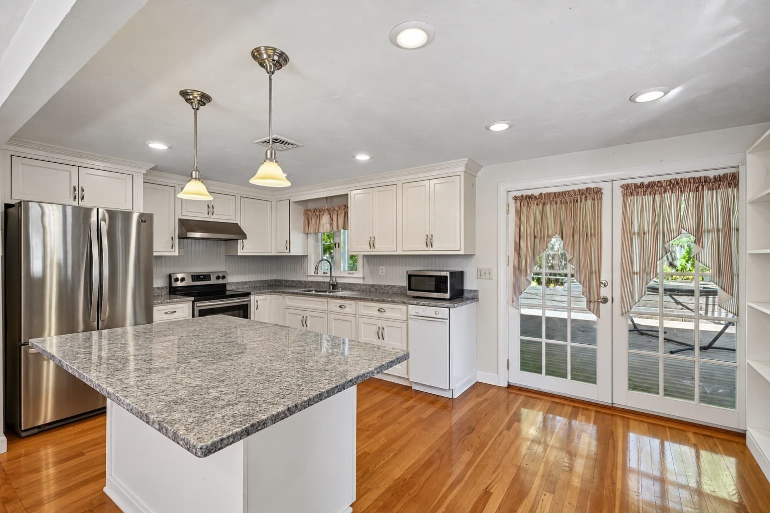 Single Family Residence at 25 Evelyn Pl, Quincy MA 02171, Quincy, photo 4 of 32