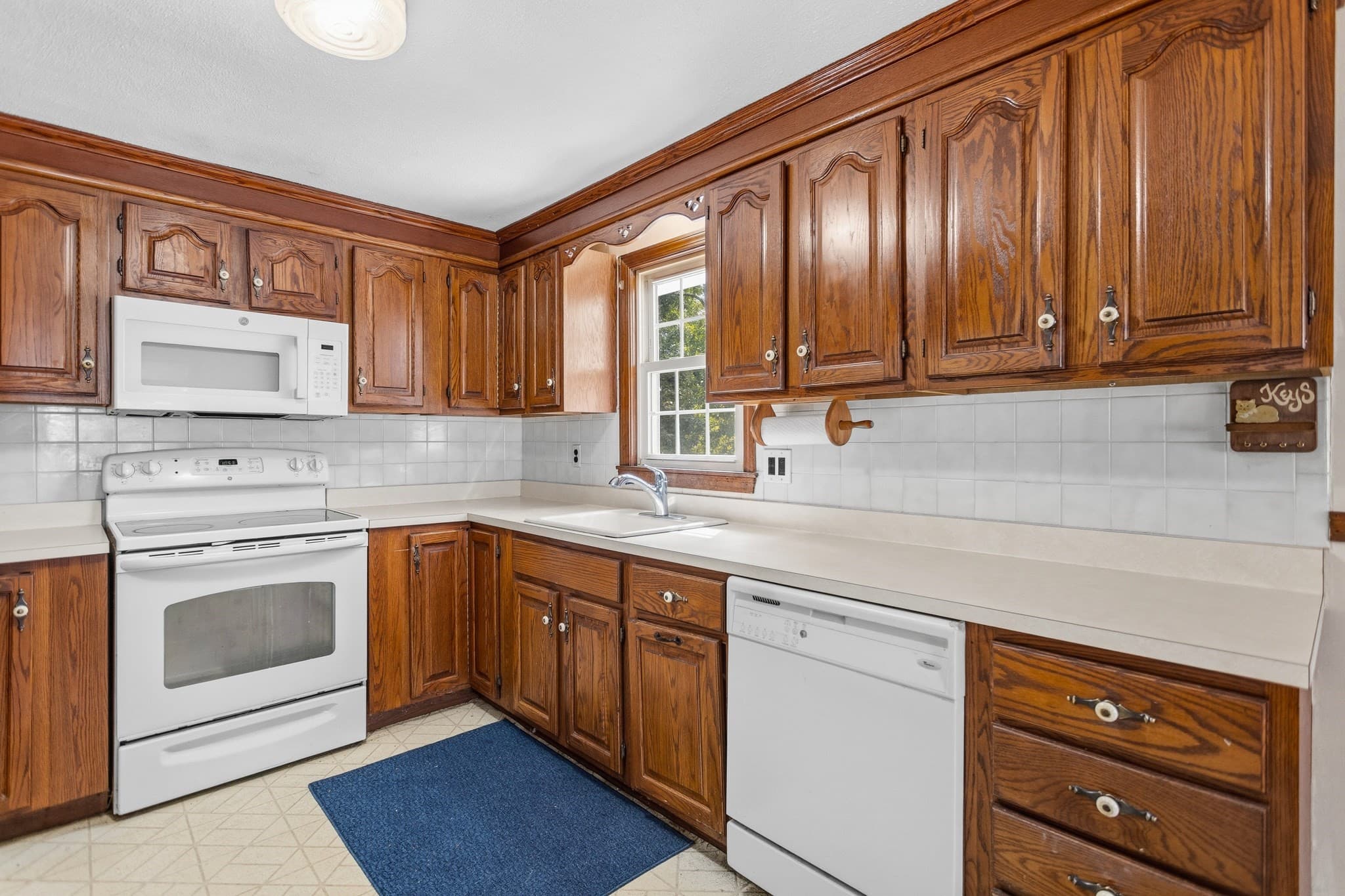 Single Family Residence at 36 Alexander Ave, Dracut MA 01826, Dracut, photo 11 of 42