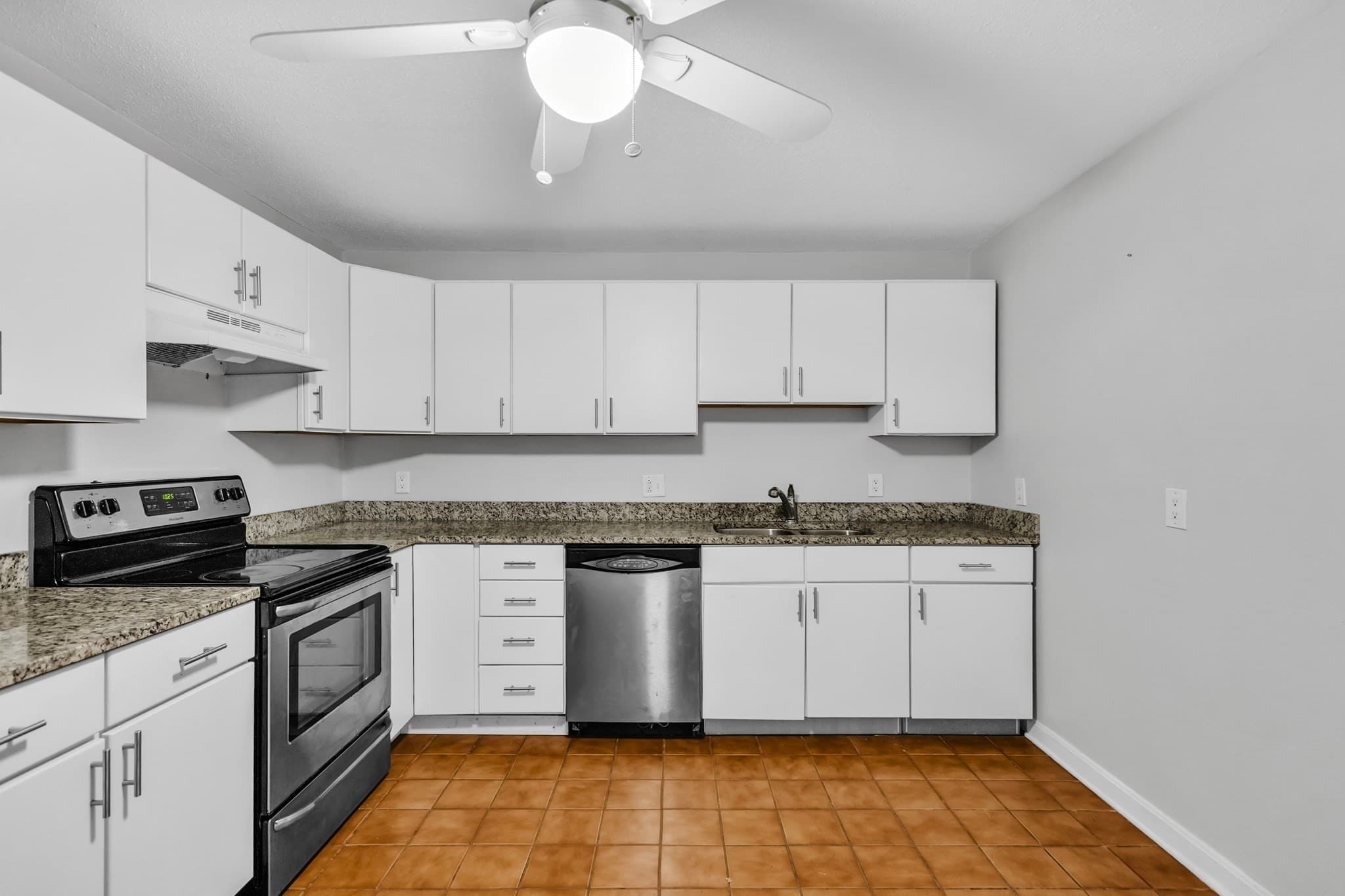 Condominium at 10 Wrentham Rd # 108, Worcester MA 01602, Worcester, photo 6 of 19