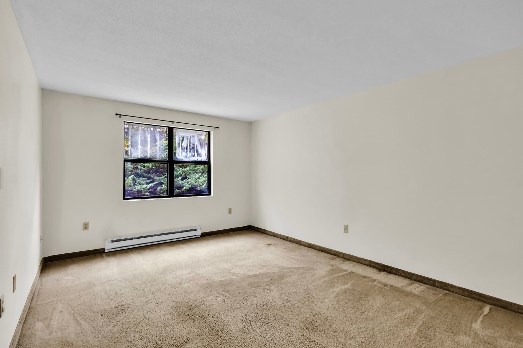 Condominium at 10 Wrentham Rd # 108, Worcester MA 01602, Worcester, photo 9 of 19