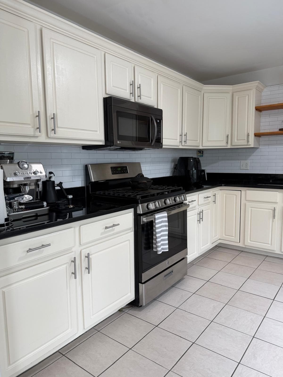 Condominium at 627 Revere Beach Pkwy # 627, Revere MA 02151, Revere, photo 5 of 30