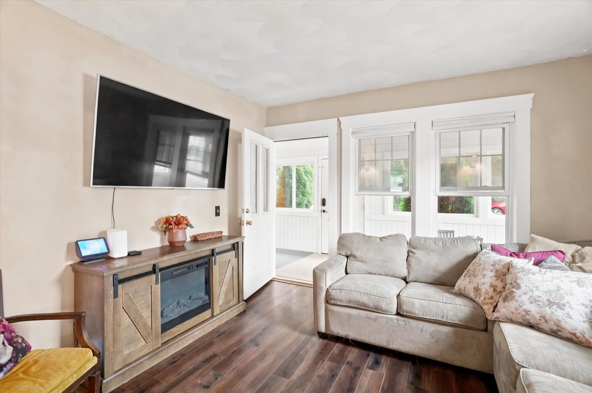 Single Family Residence at 206 Fays Ave, Lynn MA 01904, Lynn, photo 6 of 42
