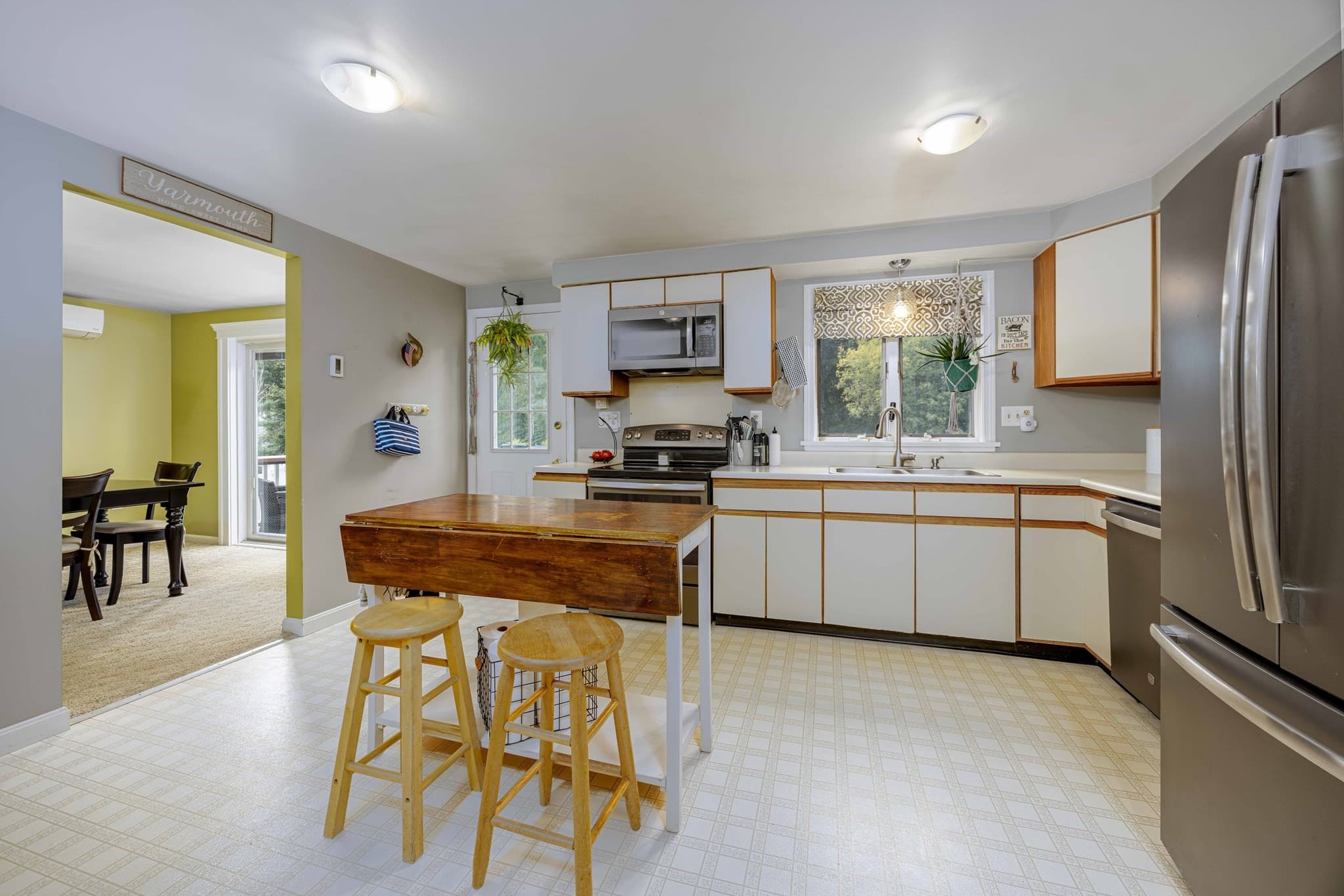 Condominium at 2 Elm Street # B, Medway MA 02053, Medway, photo 12 of 39