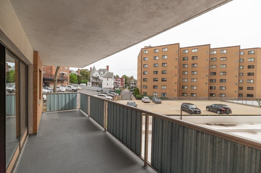 Condominium at 300 Lynn Shore Dr # 307, Lynn MA 01902, Lynn, photo 11 of 28