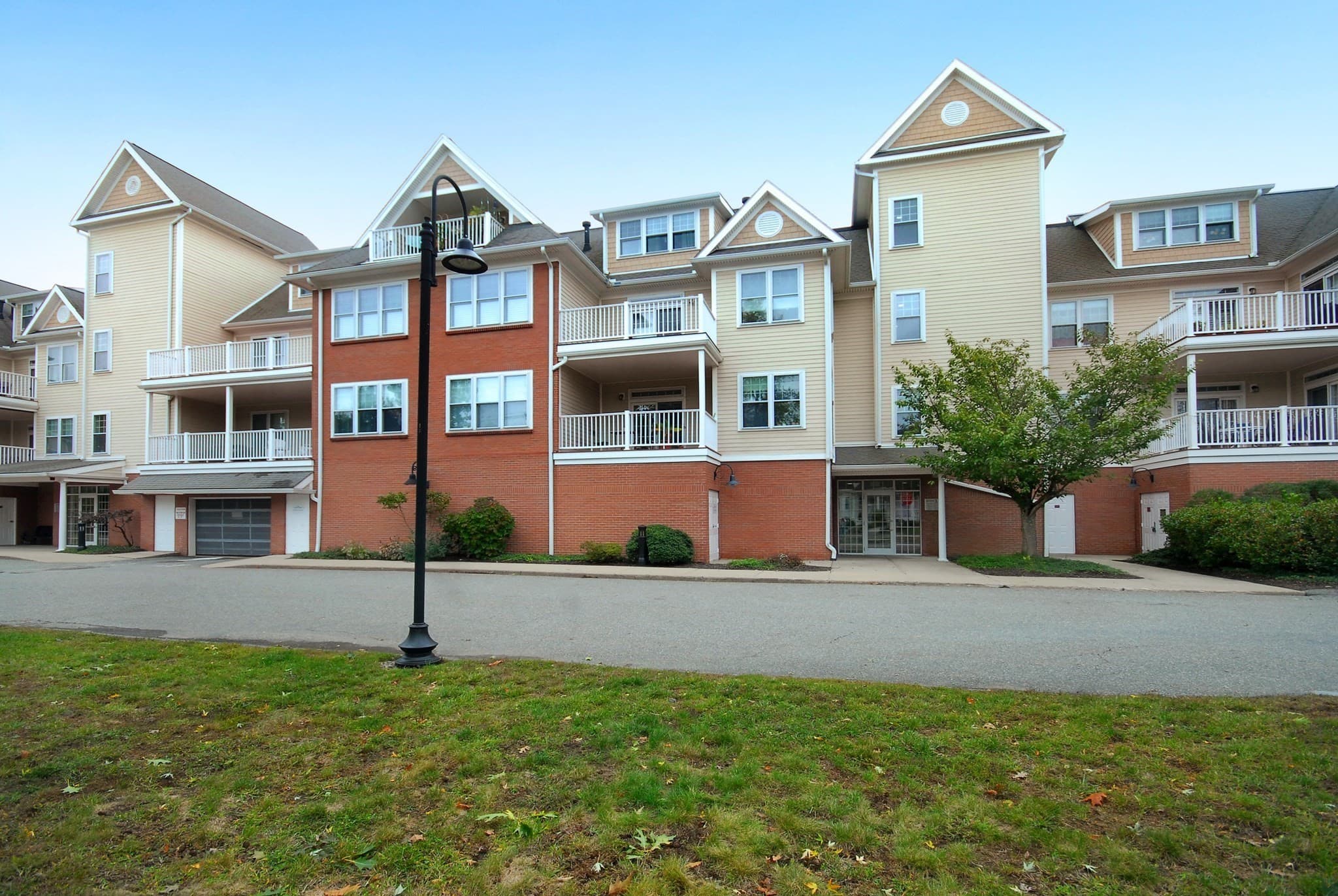 Condominium at 95 Conant St # 413, Concord MA 01742, Concord, photo 2 of 28