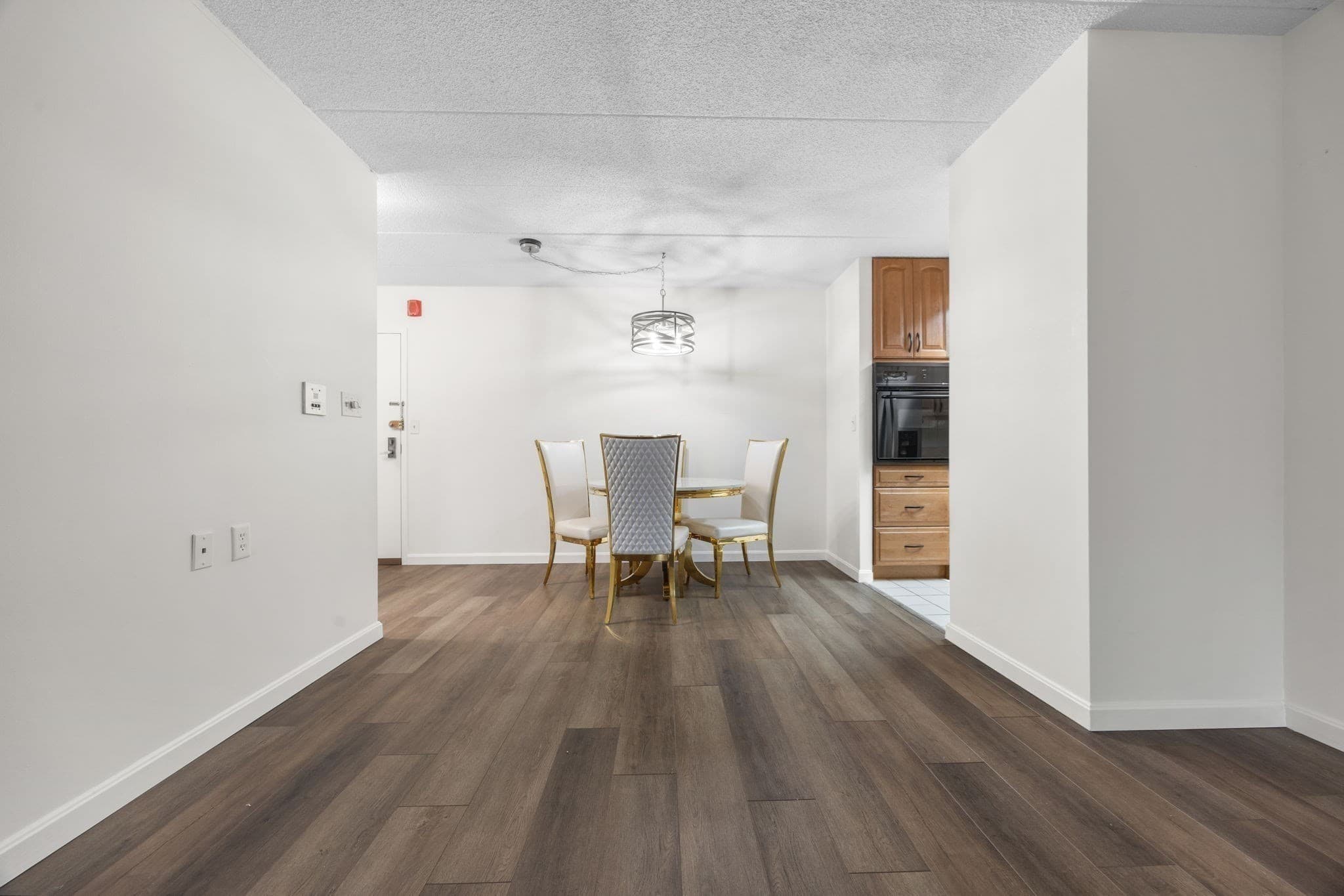 Condominium at 180 Green Street # 411, Melrose MA 02176, Melrose, photo 6 of 33
