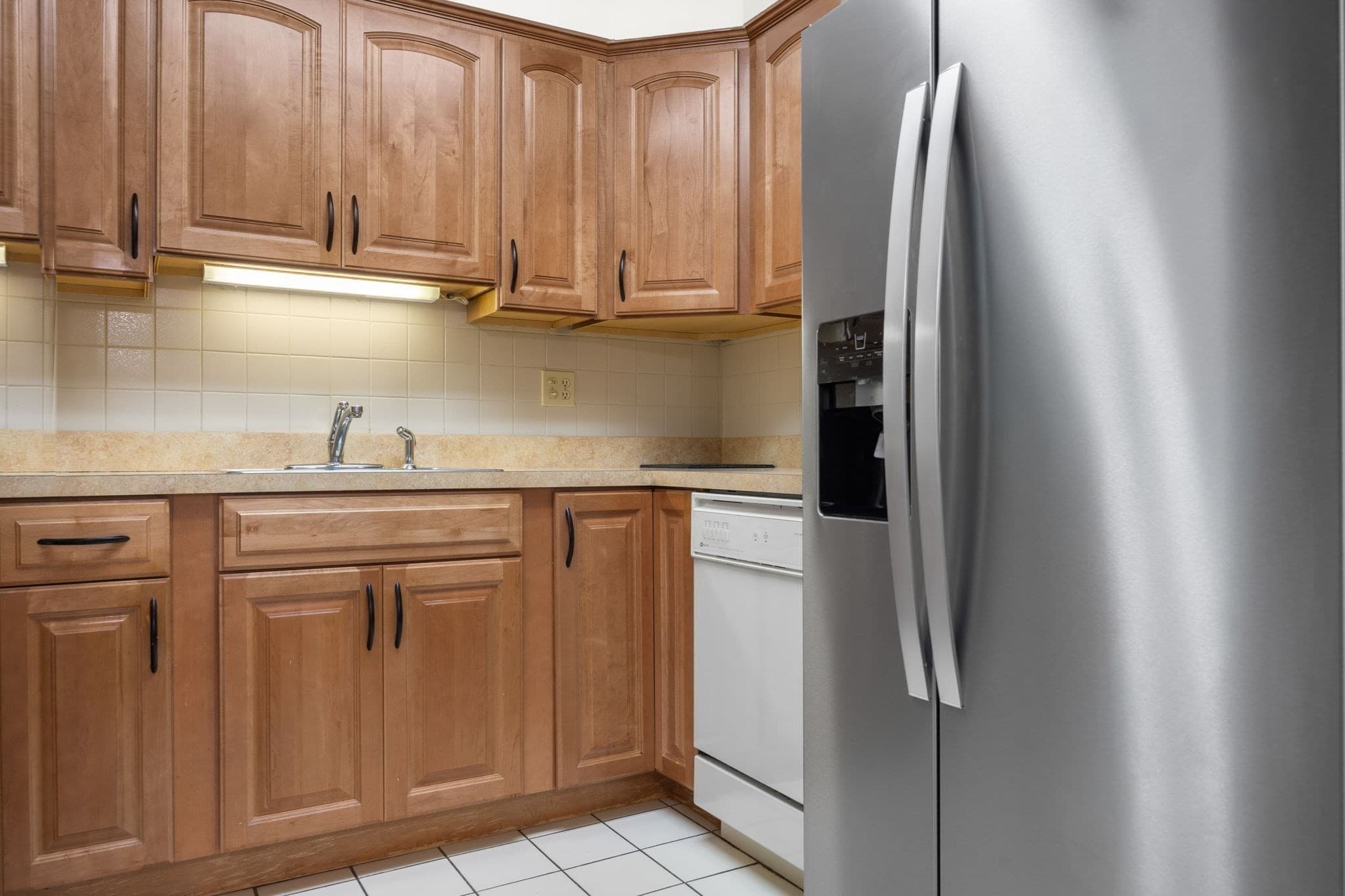 Condominium at 180 Green Street # 411, Melrose MA 02176, Melrose, photo 5 of 33